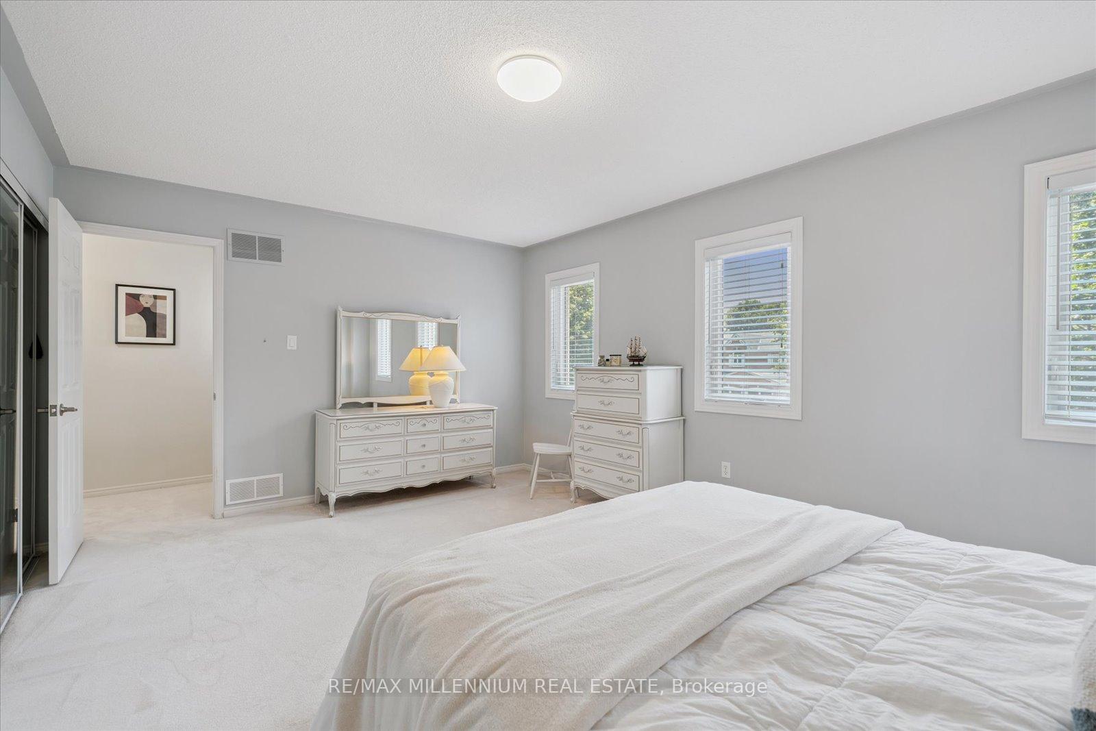 Photo 33 of 237 Glenabbey Drive, Clarington, Courtice — HOMEH