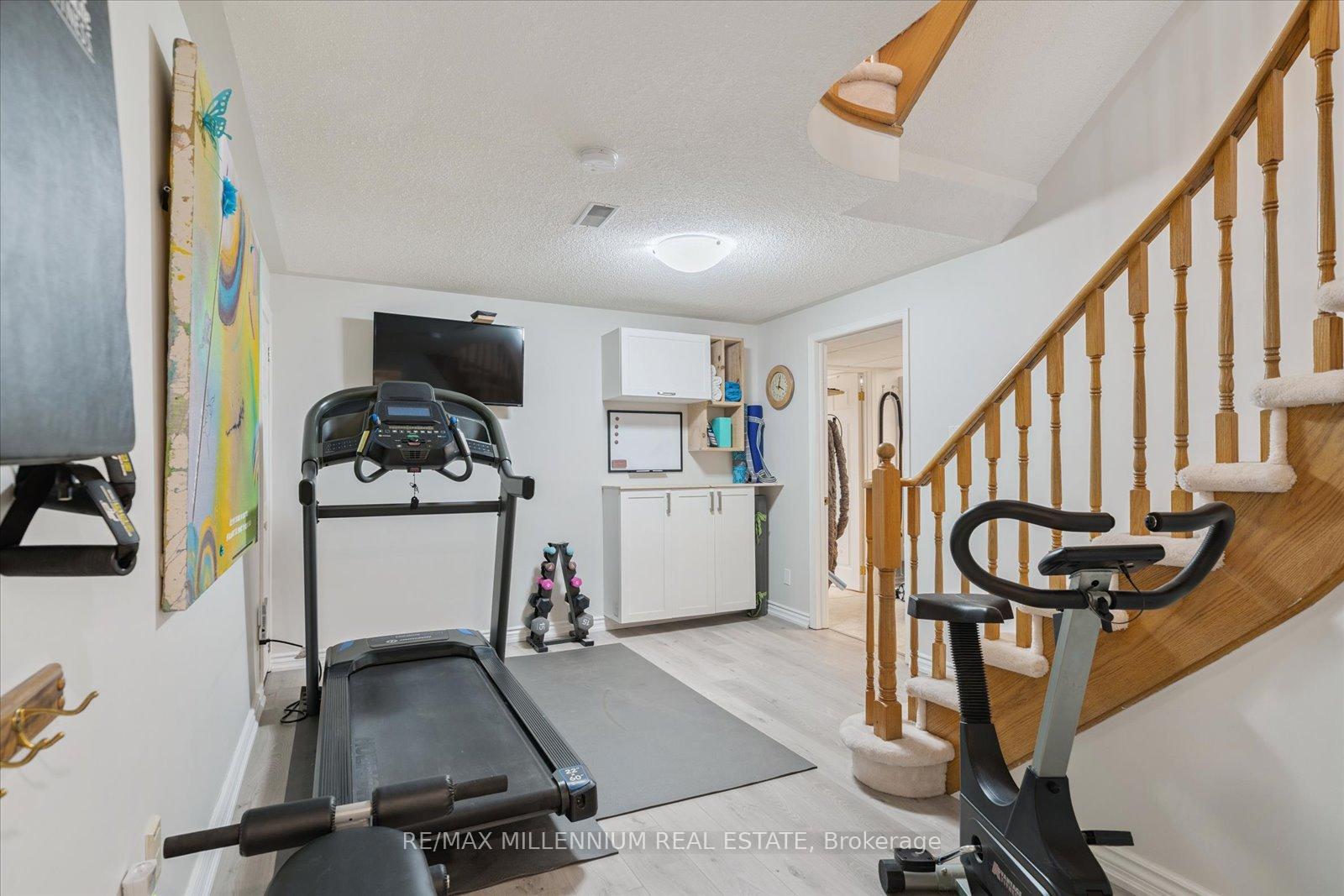 Photo 37 of 237 Glenabbey Drive, Clarington, Courtice — HOMEH