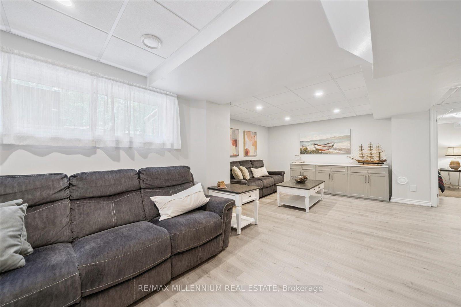 Photo 39 of 237 Glenabbey Drive, Clarington, Courtice — HOMEH