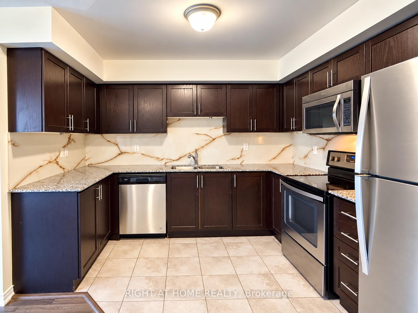 Photo 6 of Unit 3, 2484 Post Road, Oakville, River Oaks — HOMEH