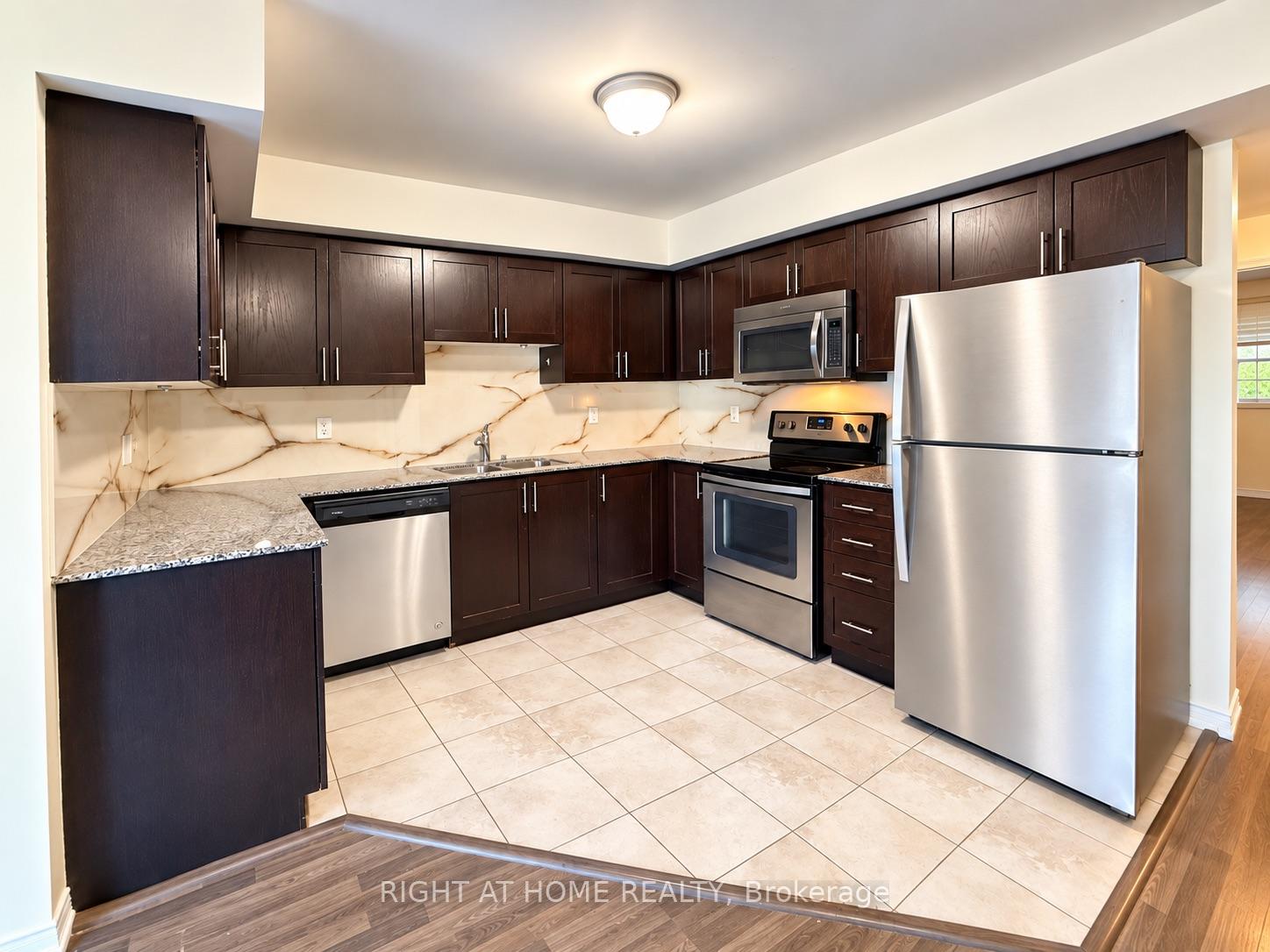 Photo 7 of Unit 3, 2484 Post Road, Oakville, River Oaks — HOMEH