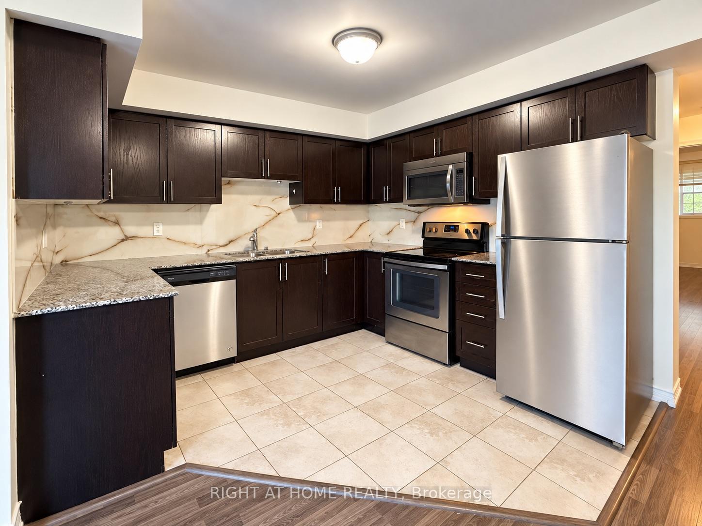 Photo 8 of Unit 3, 2484 Post Road, Oakville, River Oaks — HOMEH