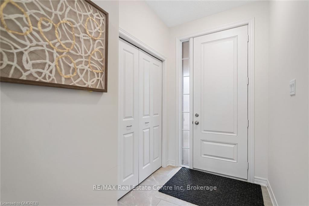 Photo 3 of 222 Poppy Drive E, Guelph, Pineridge/Westminster Woods — HOMEH