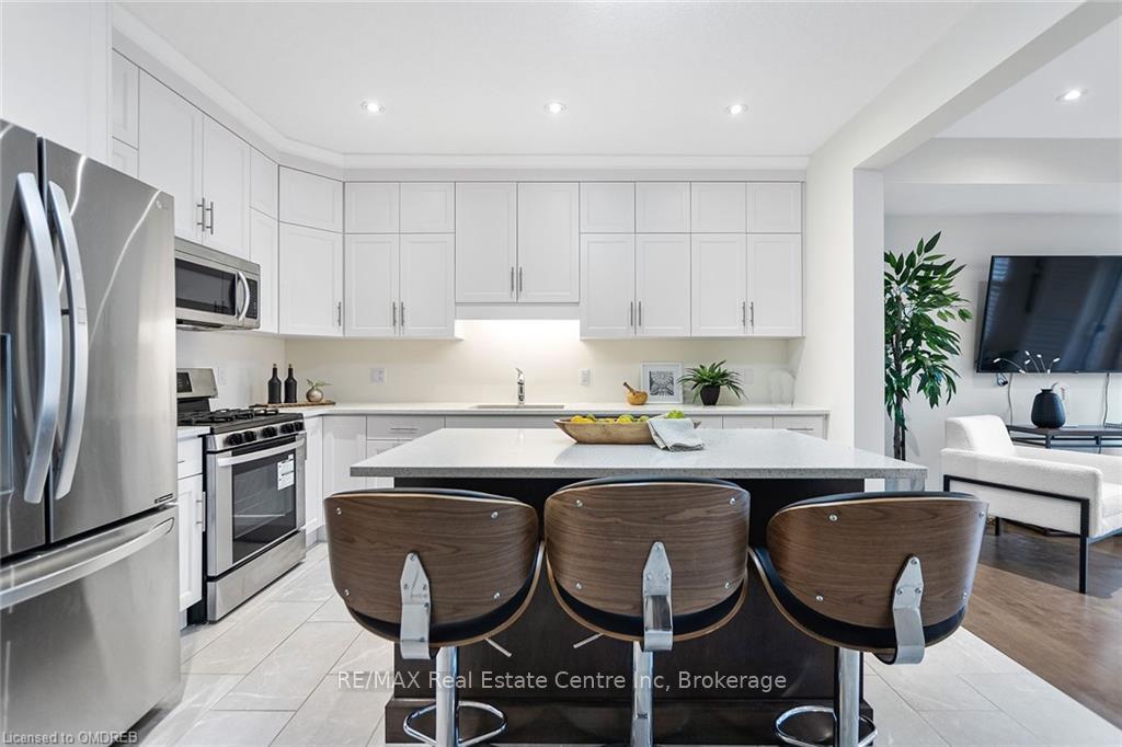 Photo 5 of 222 Poppy Drive E, Guelph, Pineridge/Westminster Woods — HOMEH