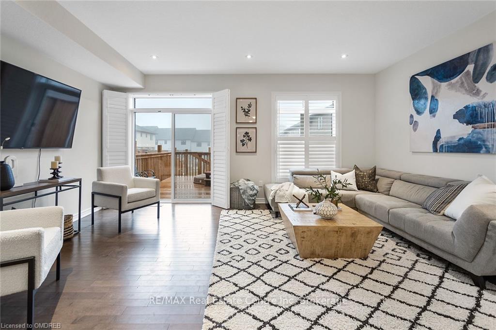 Photo 11 of 222 Poppy Drive E, Guelph, Pineridge/Westminster Woods — HOMEH