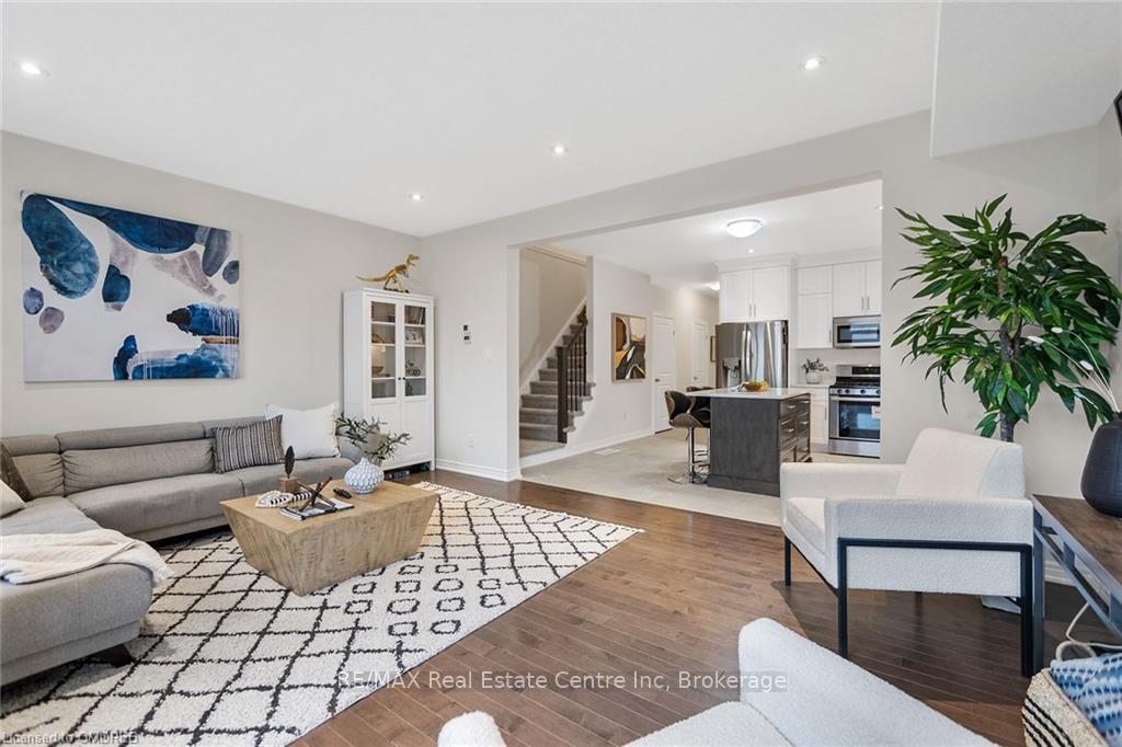 Photo 13 of 222 Poppy Drive E, Guelph, Pineridge/Westminster Woods — HOMEH