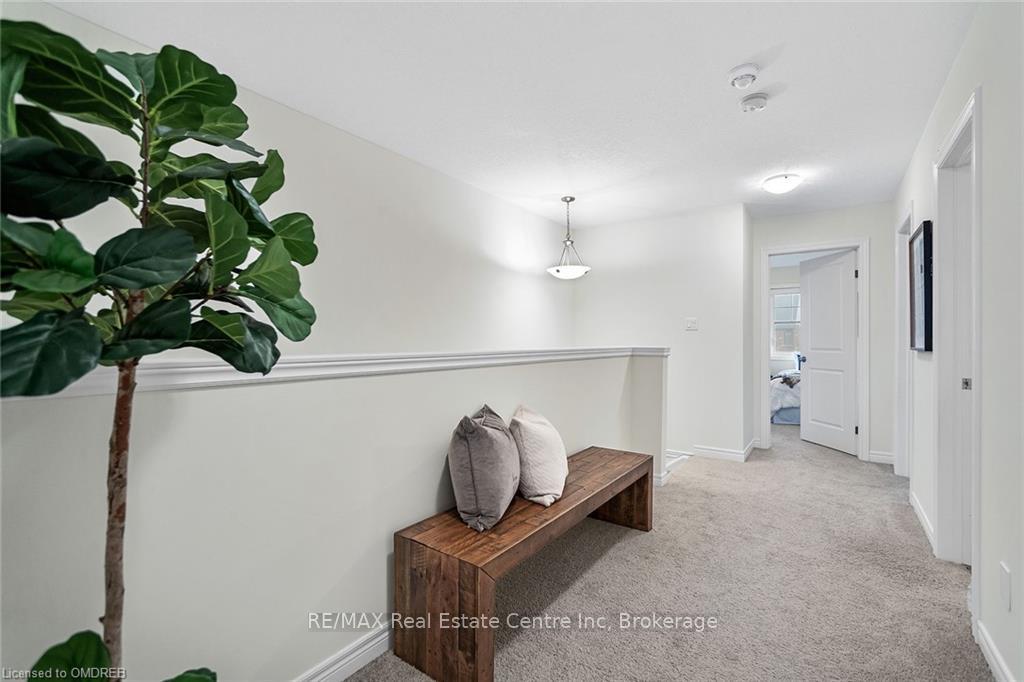 Photo 15 of 222 Poppy Drive E, Guelph, Pineridge/Westminster Woods — HOMEH