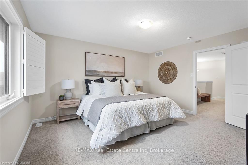 Photo 19 of 222 Poppy Drive E, Guelph, Pineridge/Westminster Woods — HOMEH