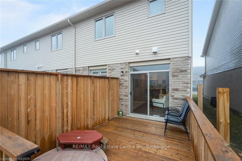 Photo 33 of 222 Poppy Drive E, Guelph, Pineridge/Westminster Woods — HOMEH