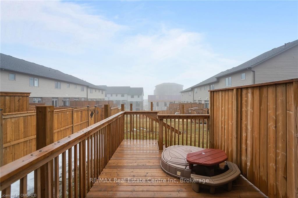 Photo 34 of 222 Poppy Drive E, Guelph, Pineridge/Westminster Woods — HOMEH