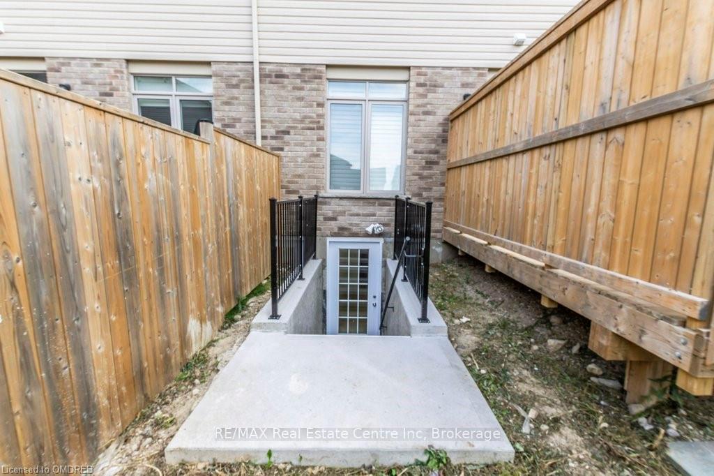 Photo 37 of 222 Poppy Drive E, Guelph, Pineridge/Westminster Woods — HOMEH
