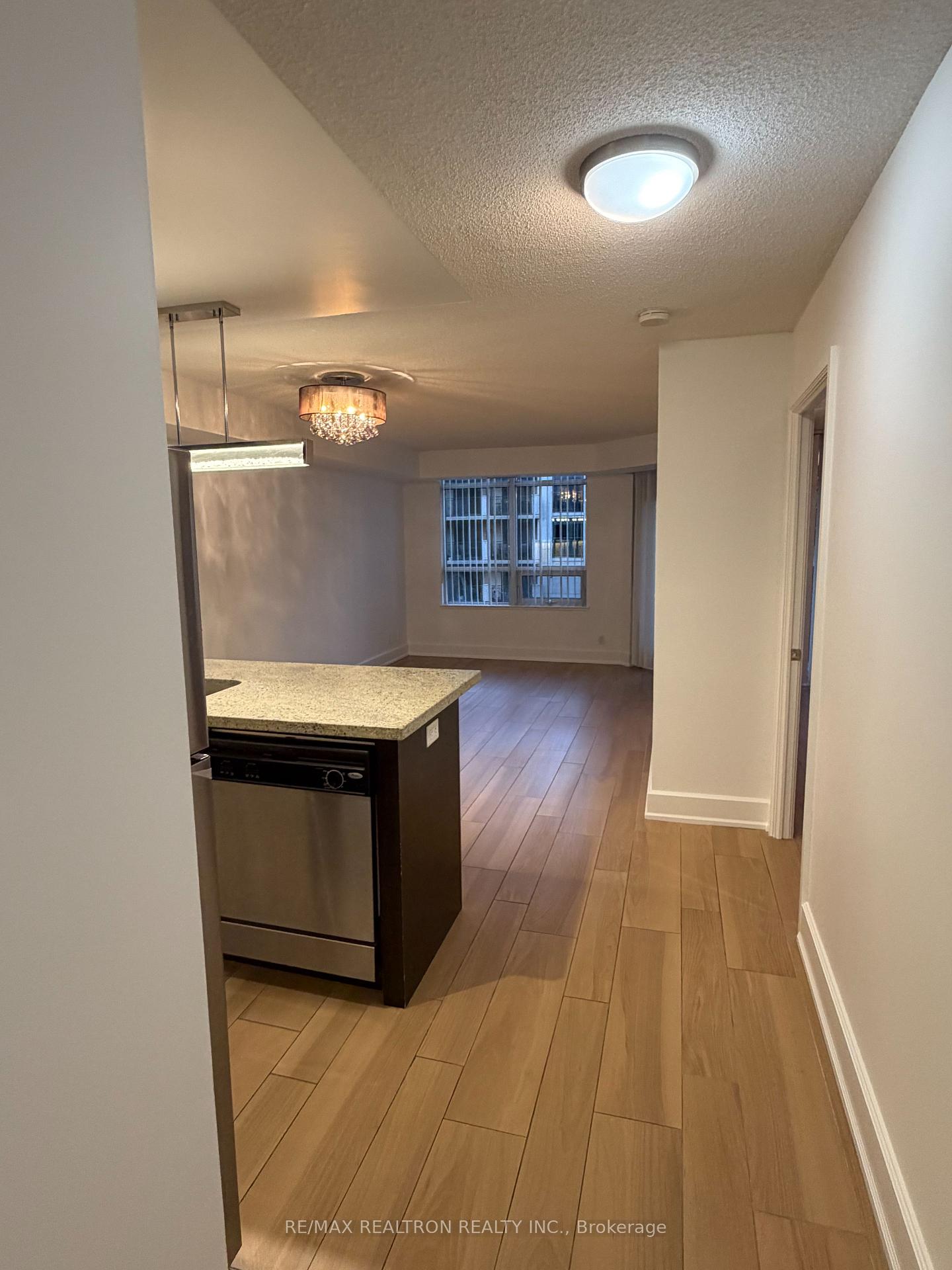 Photo 3 of Unit 311, 676 Sheppard Avenue E, North York, Bayview Village — HOMEH