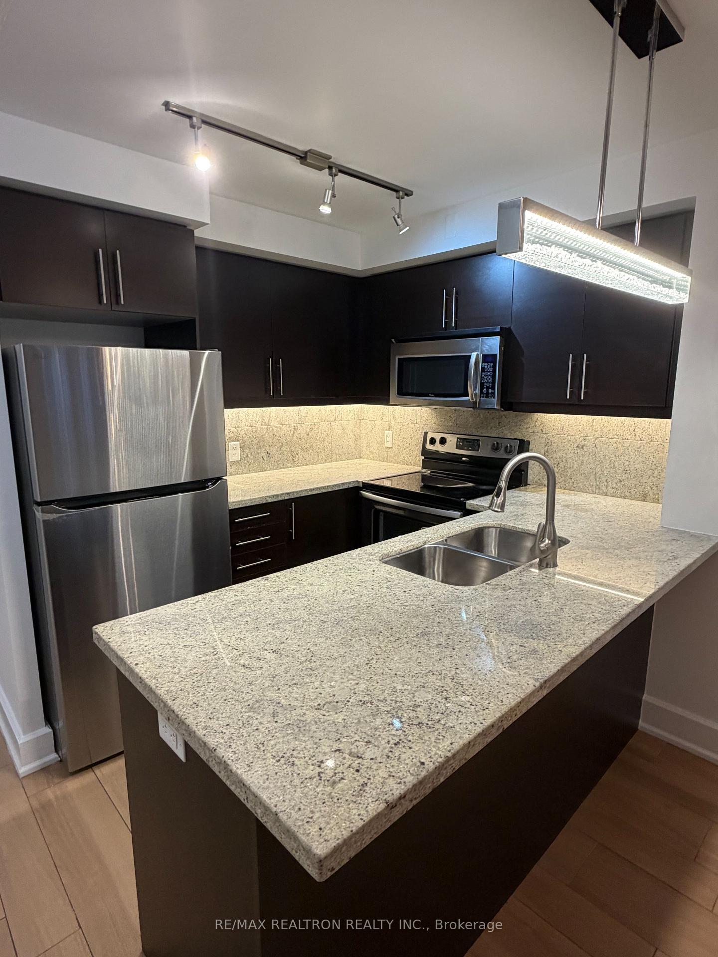 Photo 6 of Unit 311, 676 Sheppard Avenue E, North York, Bayview Village — HOMEH