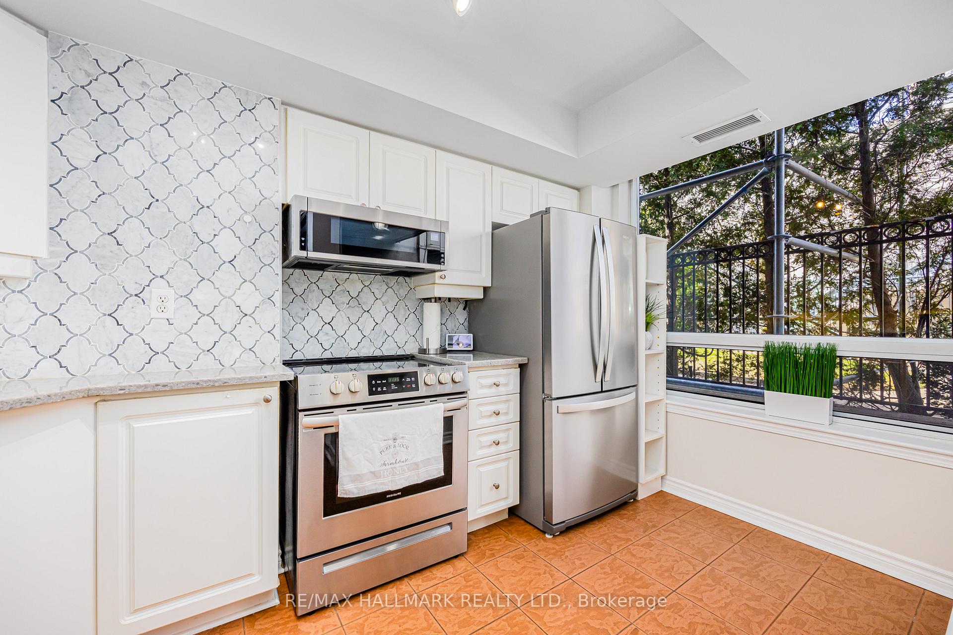 Photo 12 of Unit 112, 3 Rean Drive, North York, Bayview Village — HOMEH