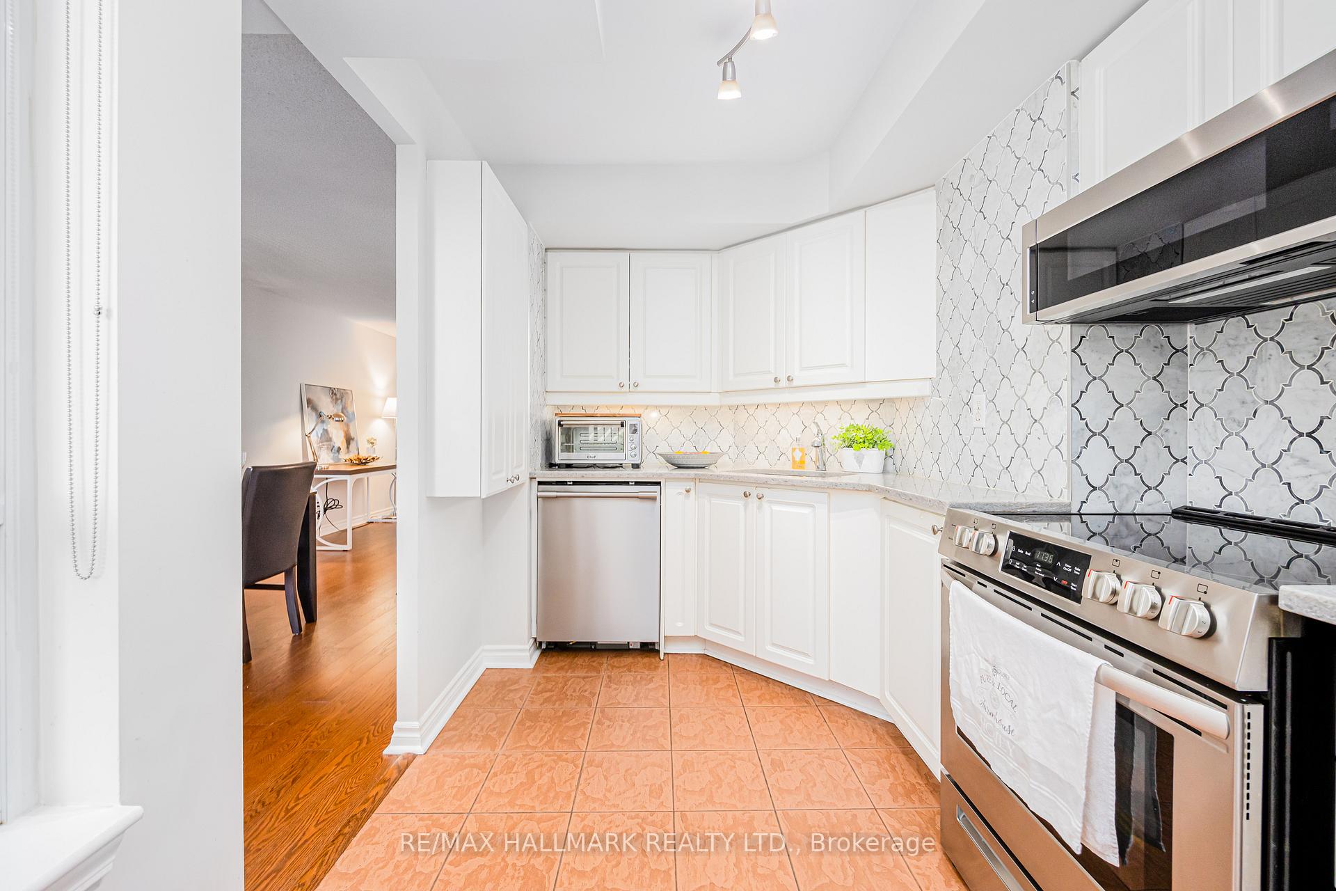 Photo 13 of Unit 112, 3 Rean Drive, North York, Bayview Village — HOMEH