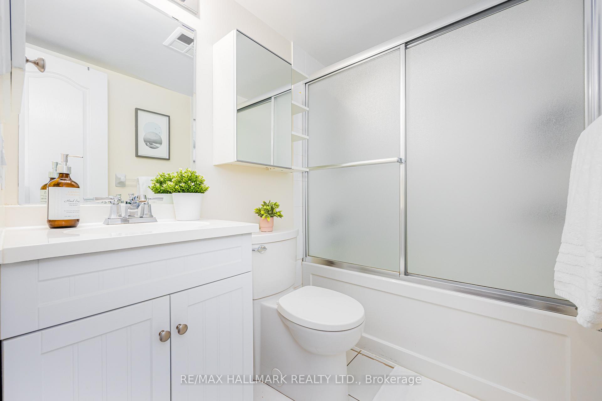 Photo 19 of Unit 112, 3 Rean Drive, North York, Bayview Village — HOMEH