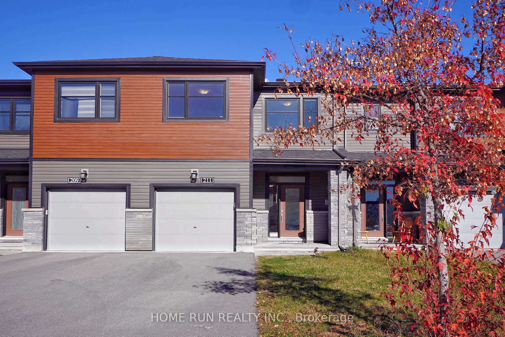 Photo 1 of 211 Clonrush Way, Ottawa, Kanata - Kanata Lakes/Heritage Hills — HOMEH