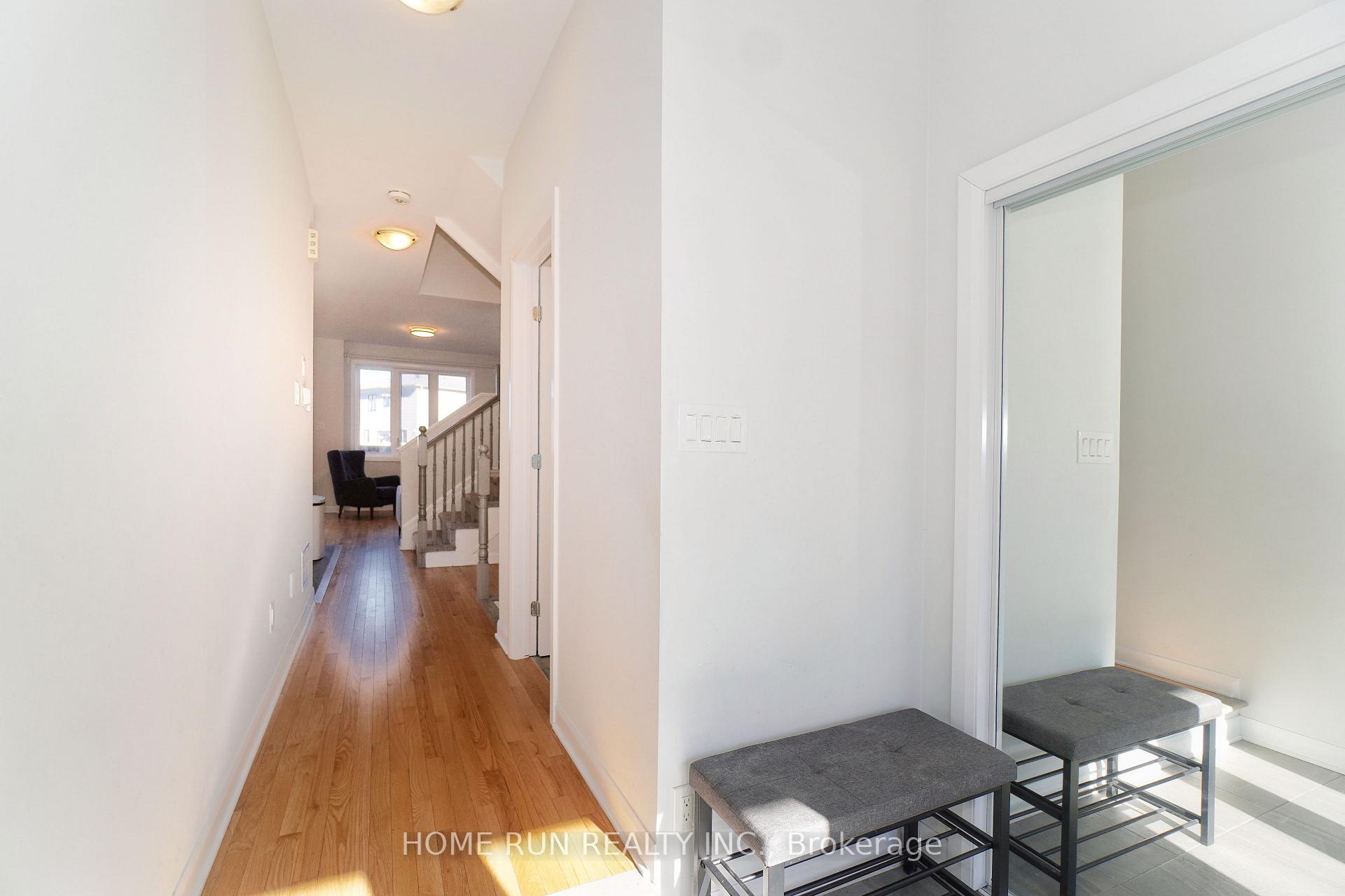 Photo 3 of 211 Clonrush Way, Ottawa, Kanata - Kanata Lakes/Heritage Hills — HOMEH