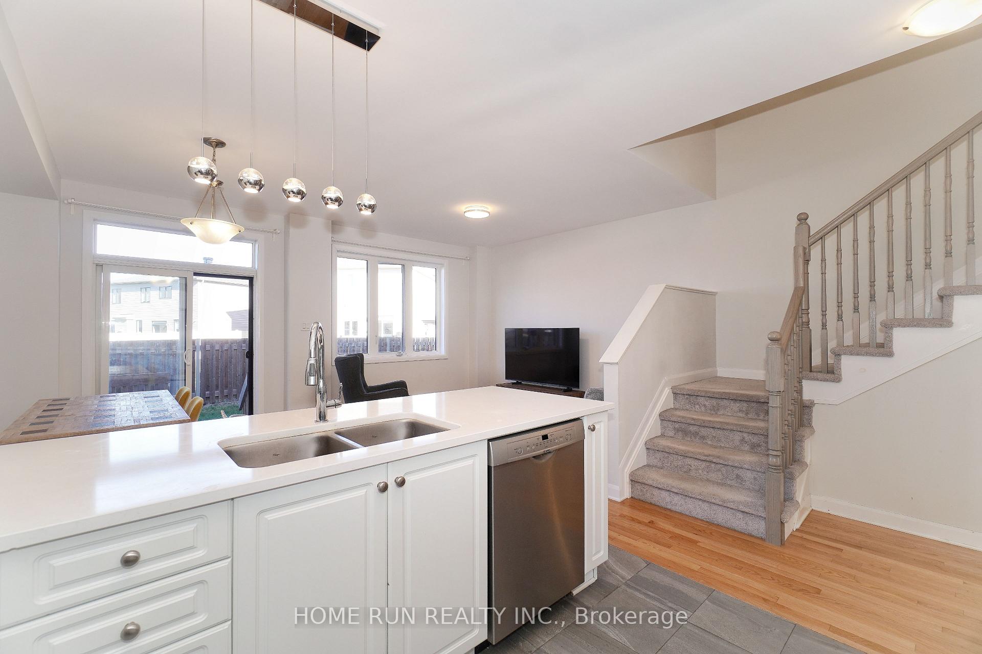 Photo 7 of 211 Clonrush Way, Ottawa, Kanata - Kanata Lakes/Heritage Hills — HOMEH