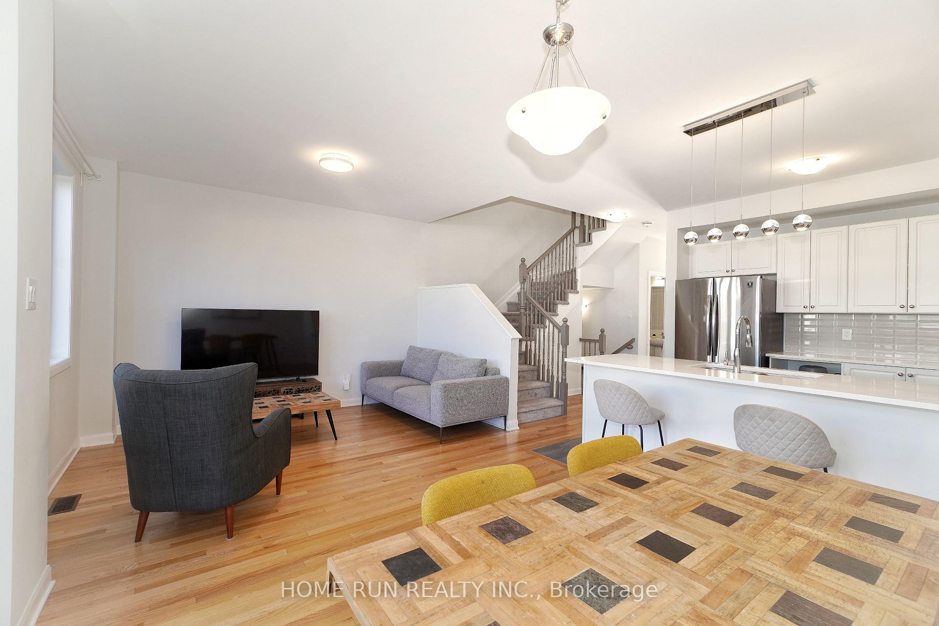Photo 10 of 211 Clonrush Way, Ottawa, Kanata - Kanata Lakes/Heritage Hills — HOMEH