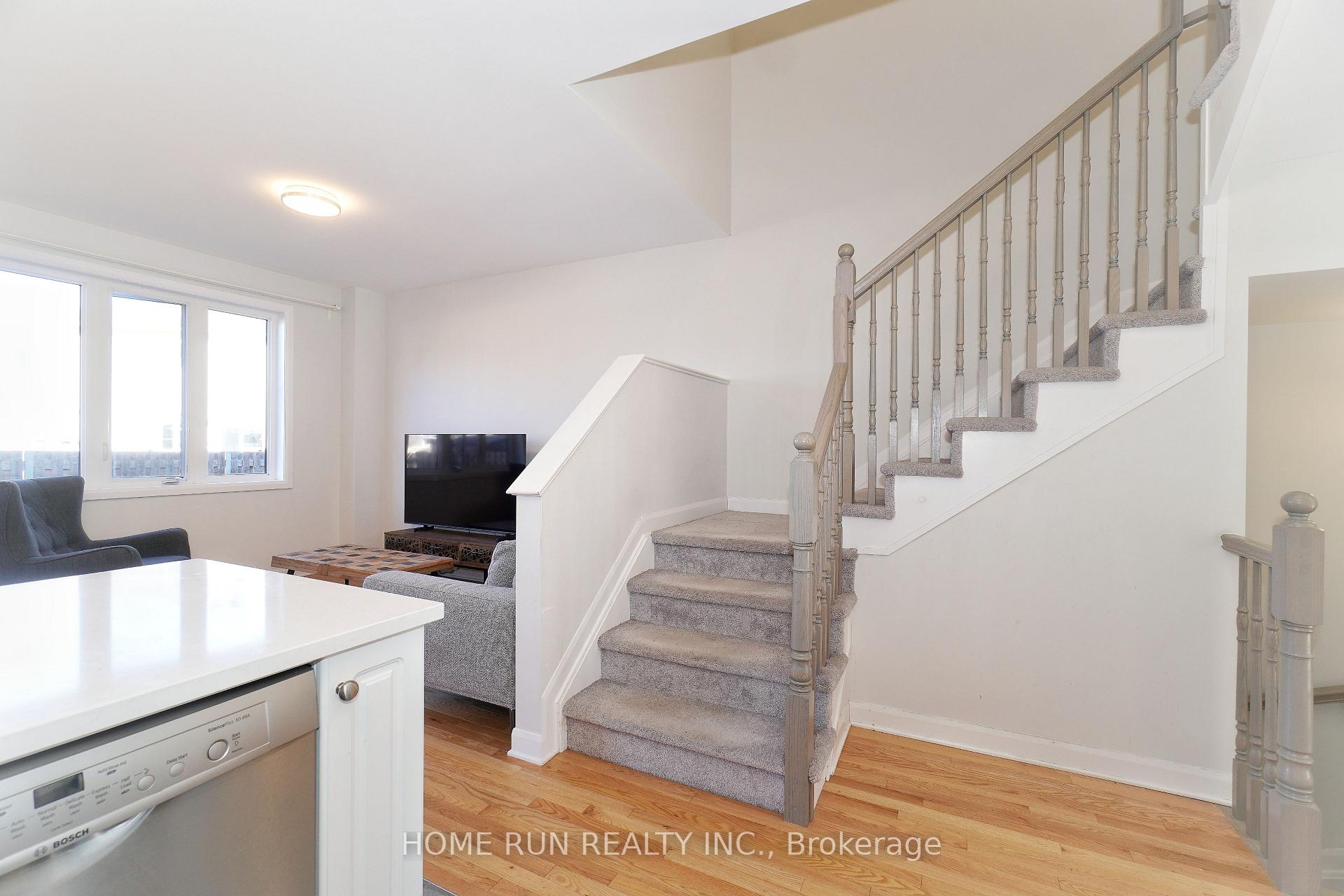 Photo 19 of 211 Clonrush Way, Ottawa, Kanata - Kanata Lakes/Heritage Hills — HOMEH