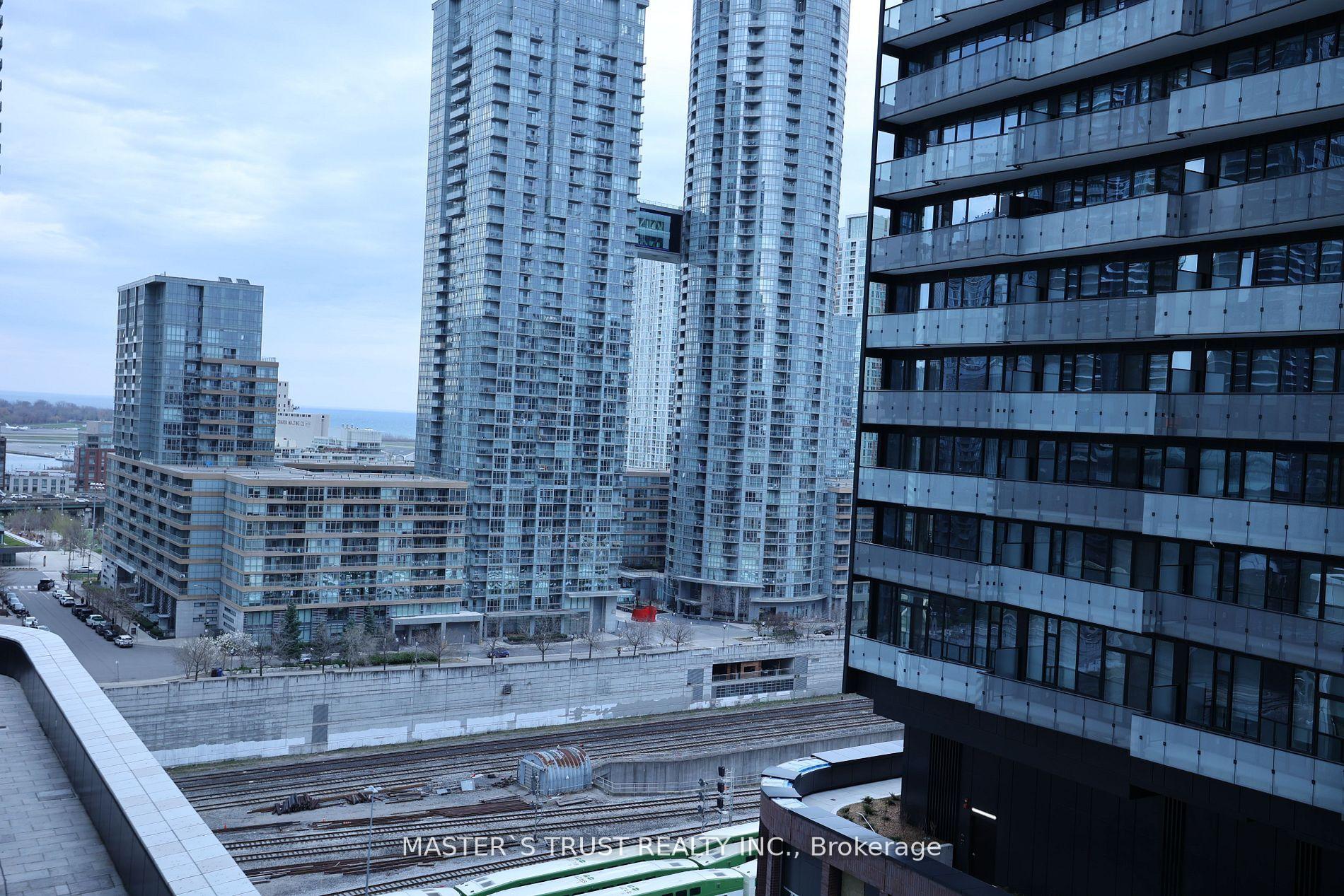 Photo 10 of Unit 803, 470 Front Street W, Toronto, Waterfront Communities — HOMEH