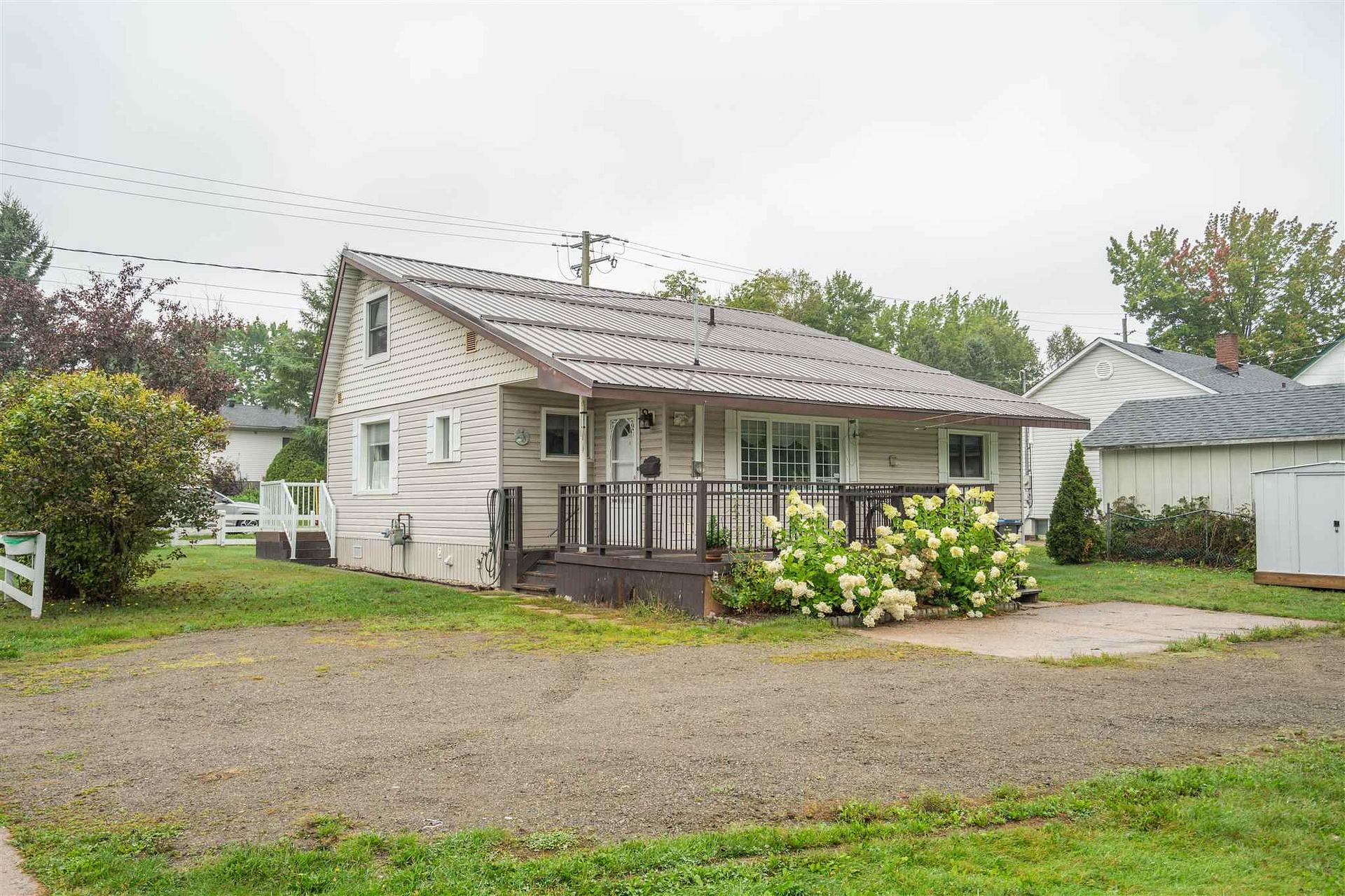 Photo 1 of 219 Eastern Avenue, Sault Ste Marie, Ward 1 — HOMEH