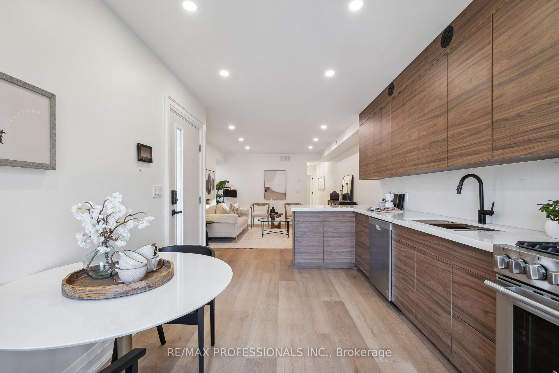 Photo 3 of Unit 2nd Flr, 134 Argyle Street, Toronto, Trinity-Bellwoods — HOMEH