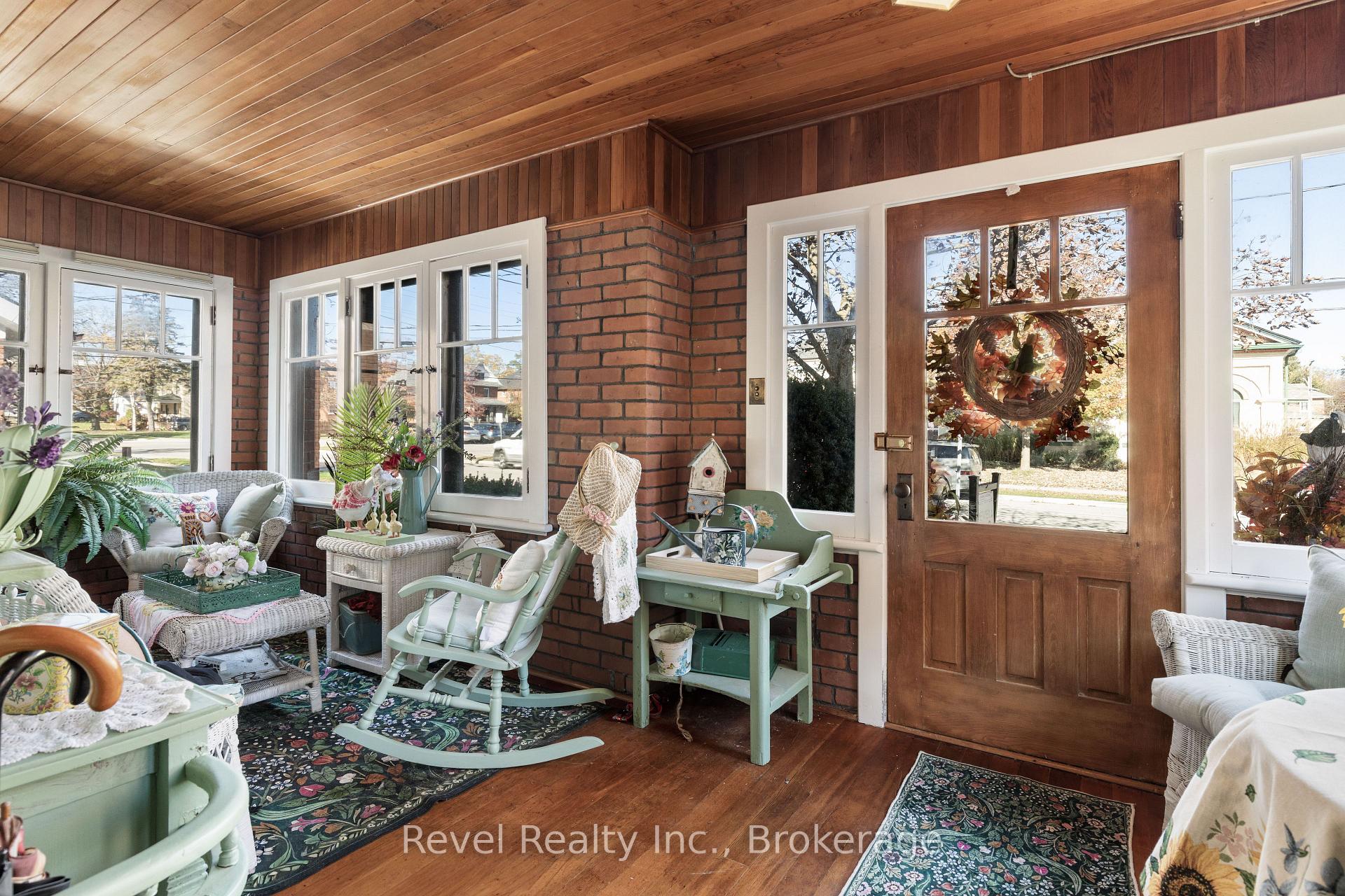 Photo 7 of 27 Francis Street, Kawartha Lakes, Lindsay — HOMEH