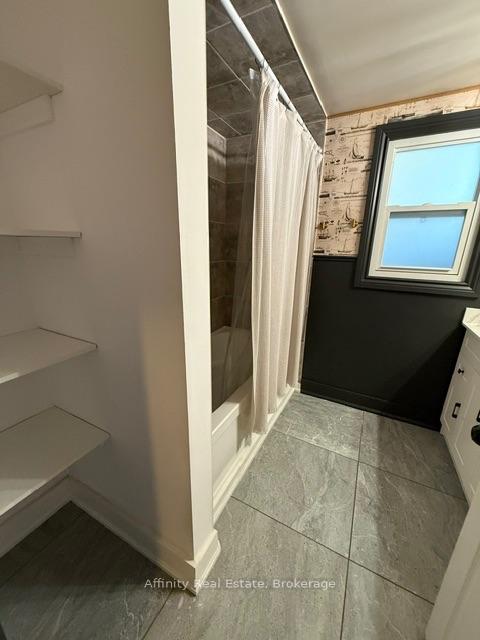 Photo 14 of 121 Paisley Boulevard E, Mississauga, Cooksville — HOMEH