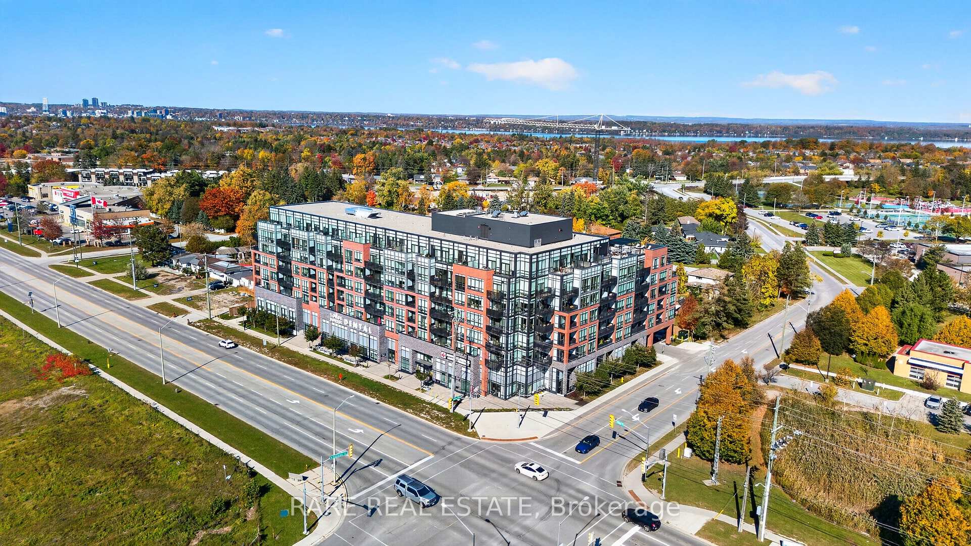 Photo 2 of Unit 327, 681 Yonge Street, Barrie, Painswick South — HOMEH