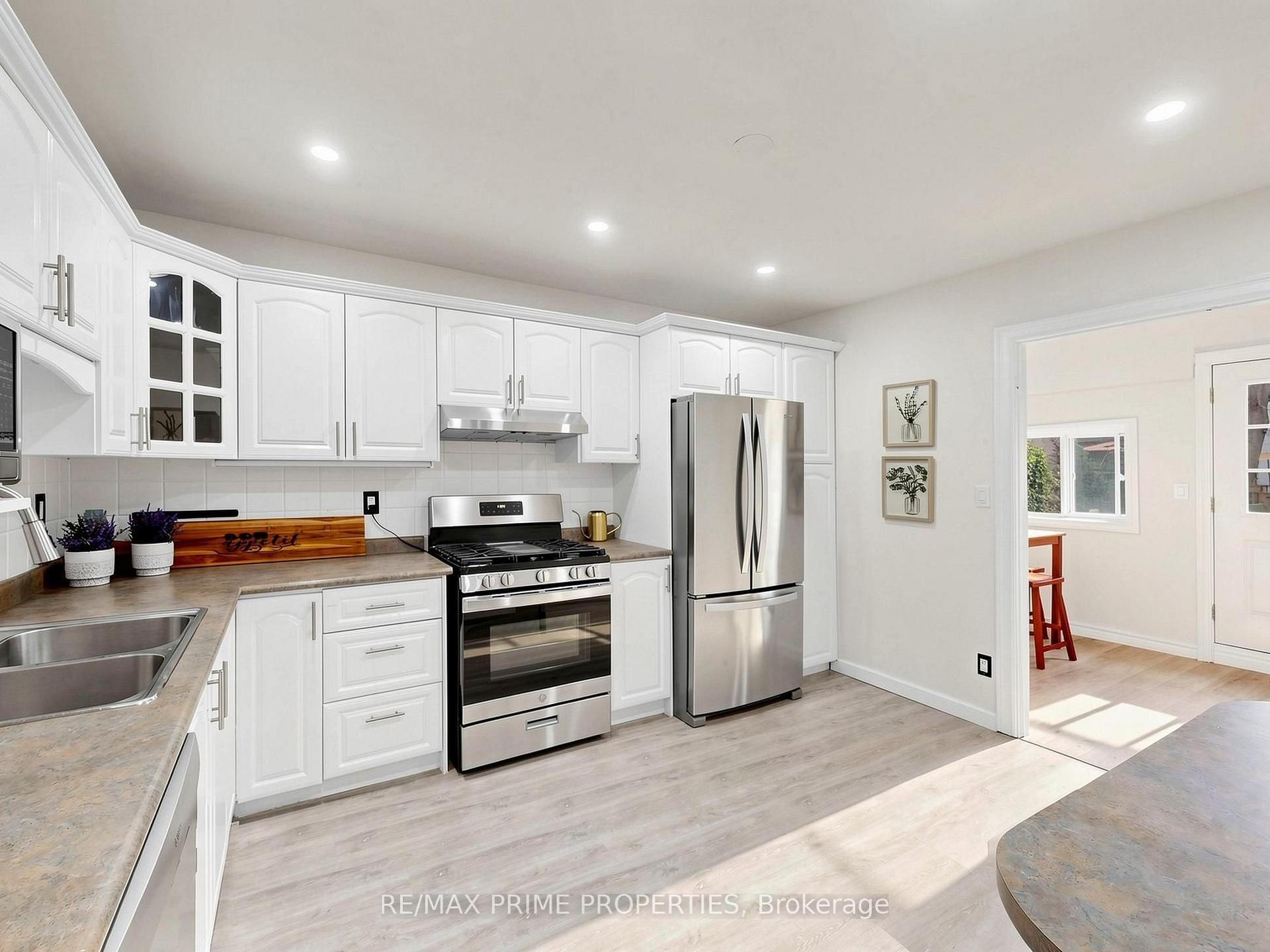 Photo 9 of 18 Dentonia Park Avenue, Toronto, Crescent Town — HOMEH
