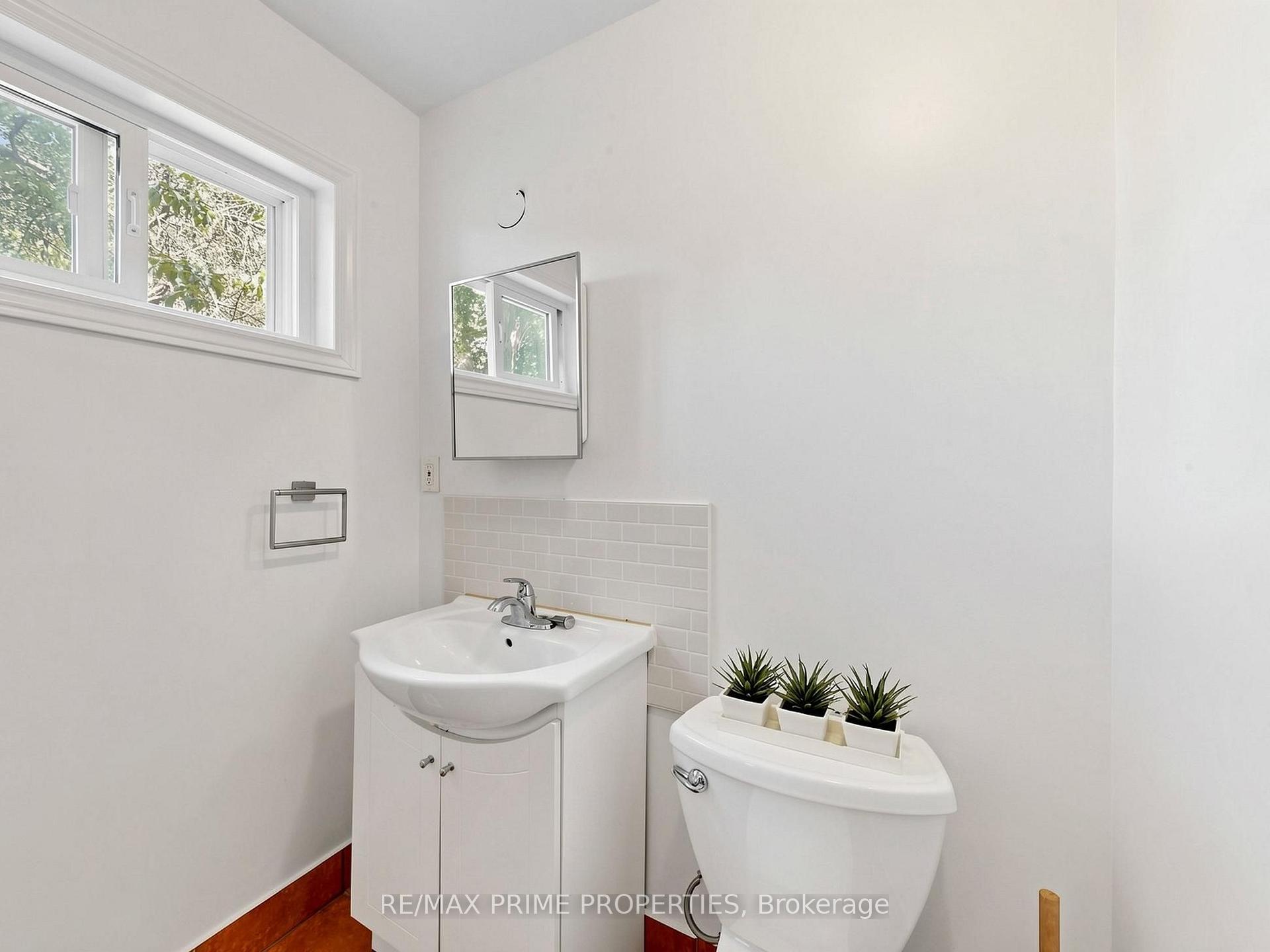 Photo 18 of 18 Dentonia Park Avenue, Toronto, Crescent Town — HOMEH