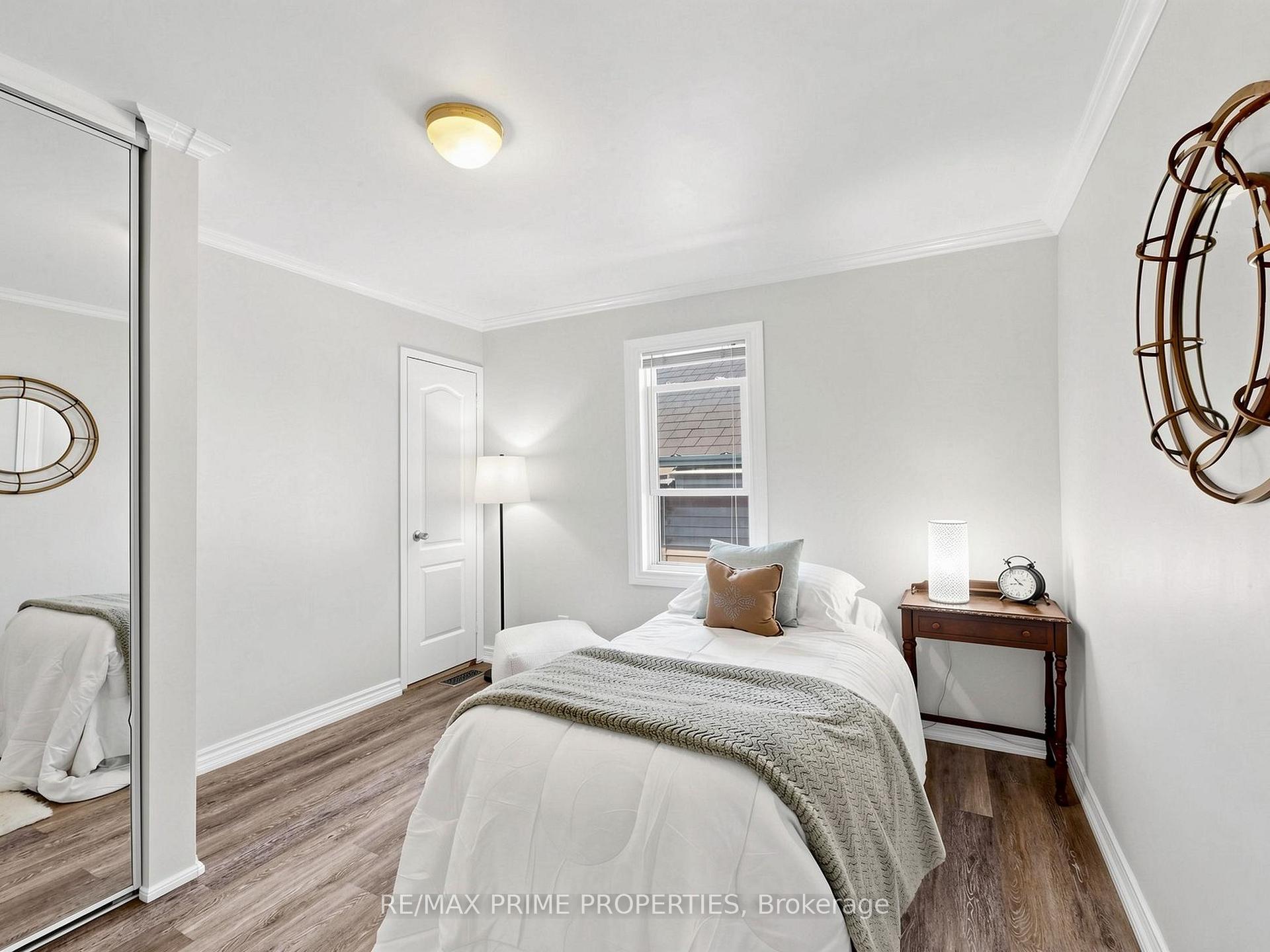 Photo 31 of 18 Dentonia Park Avenue, Toronto, Crescent Town — HOMEH