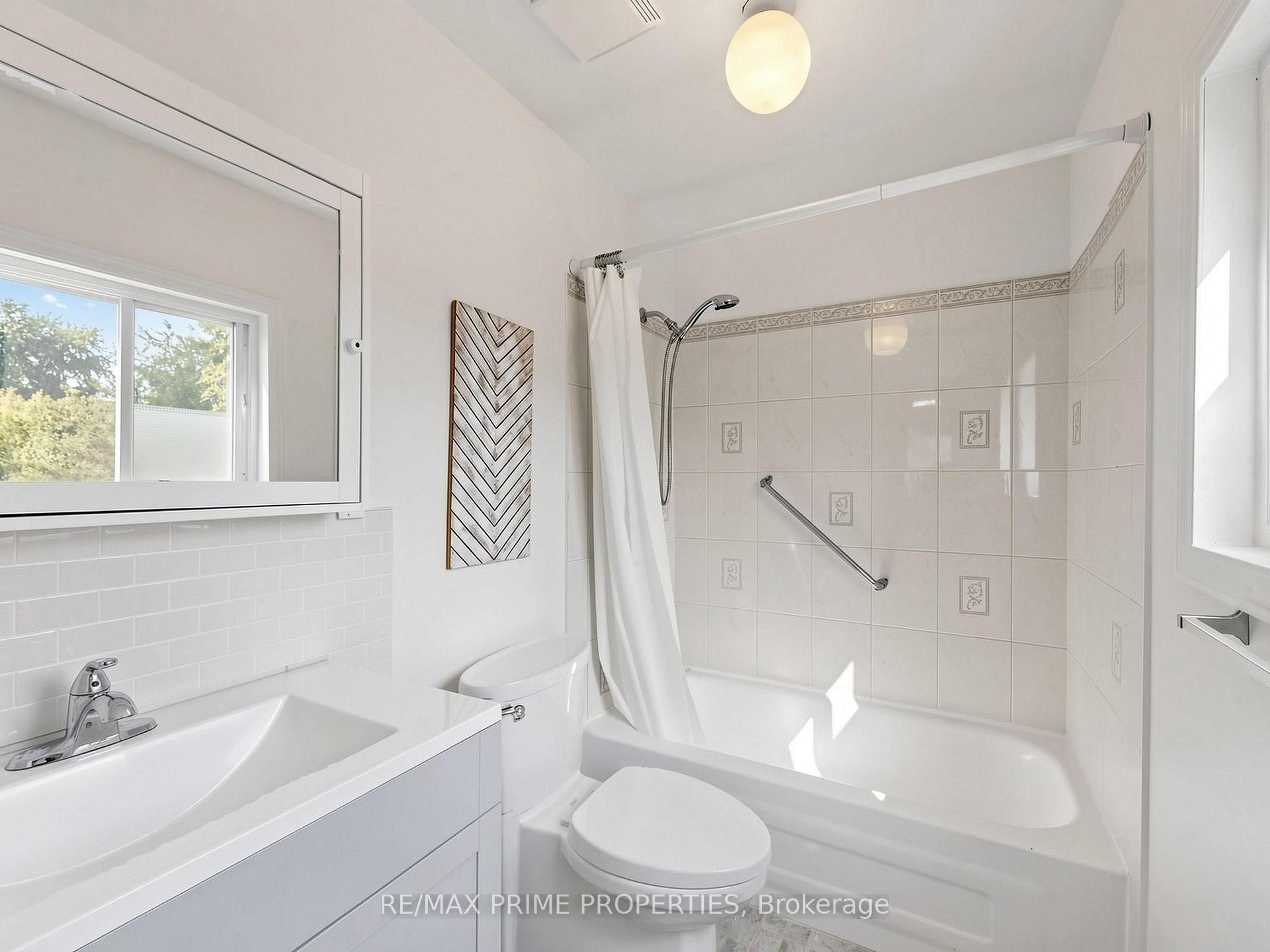 Photo 36 of 18 Dentonia Park Avenue, Toronto, Crescent Town — HOMEH