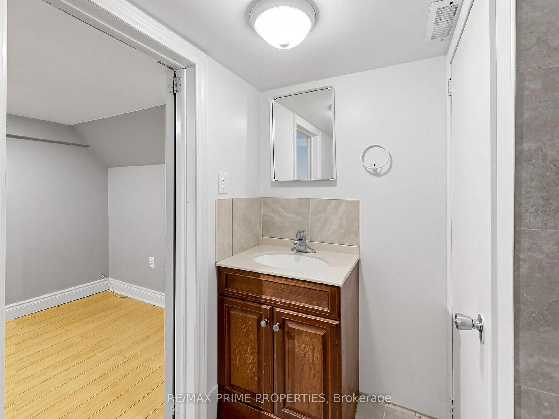 Photo 40 of 18 Dentonia Park Avenue, Toronto, Crescent Town — HOMEH