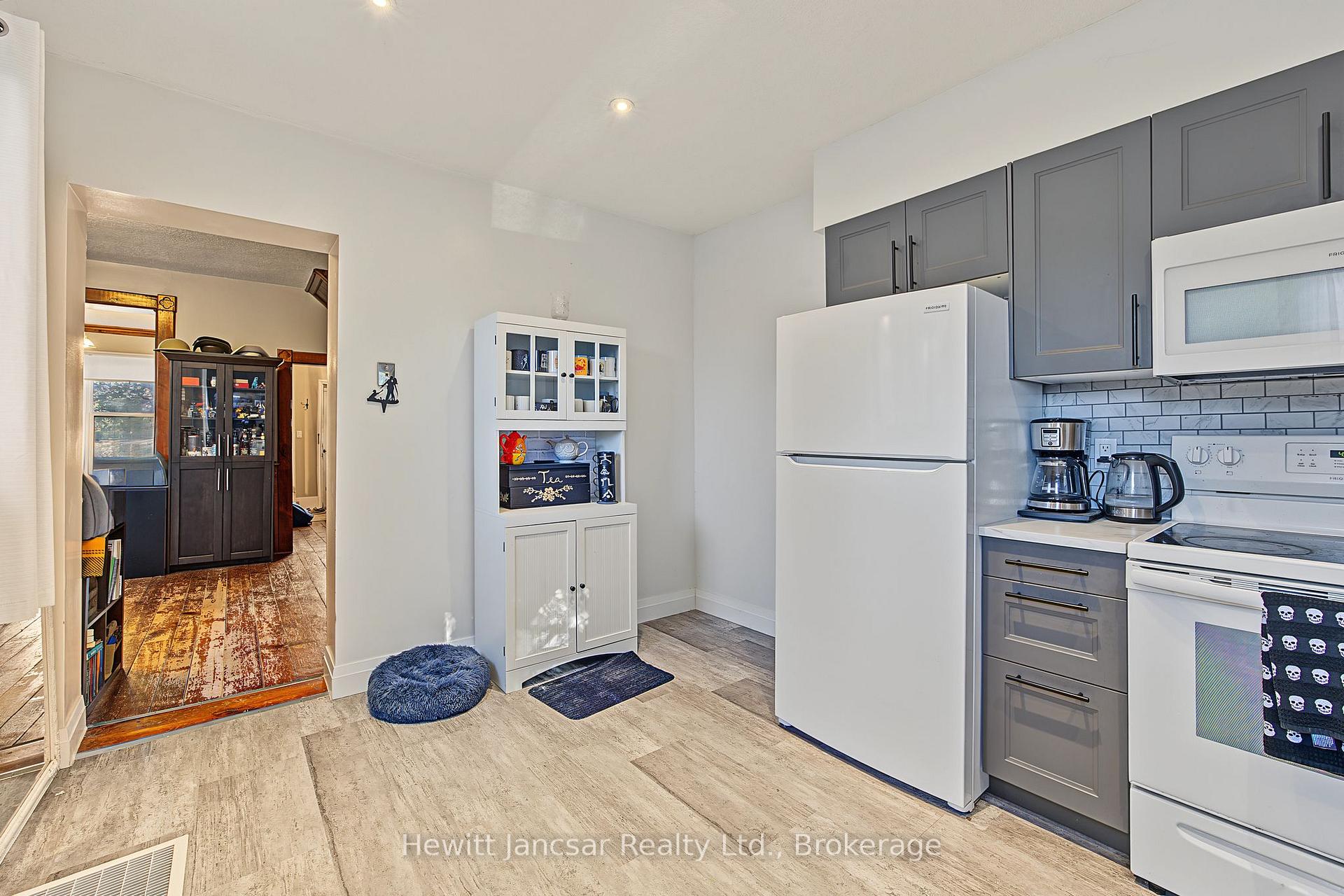 Photo 11 of 190 Jacob Street, Wilmot, New Hamburg — HOMEH