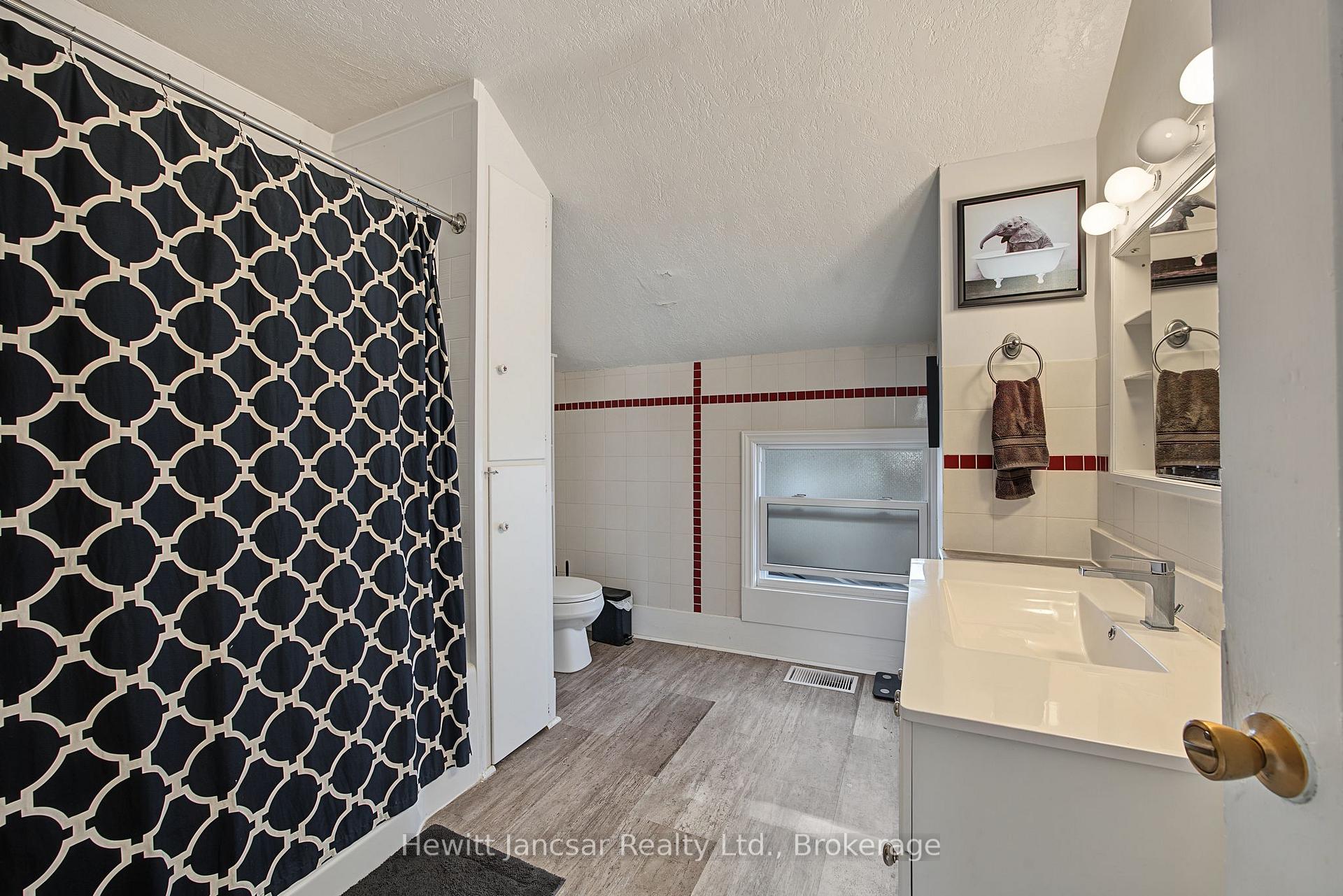 Photo 14 of 190 Jacob Street, Wilmot, New Hamburg — HOMEH