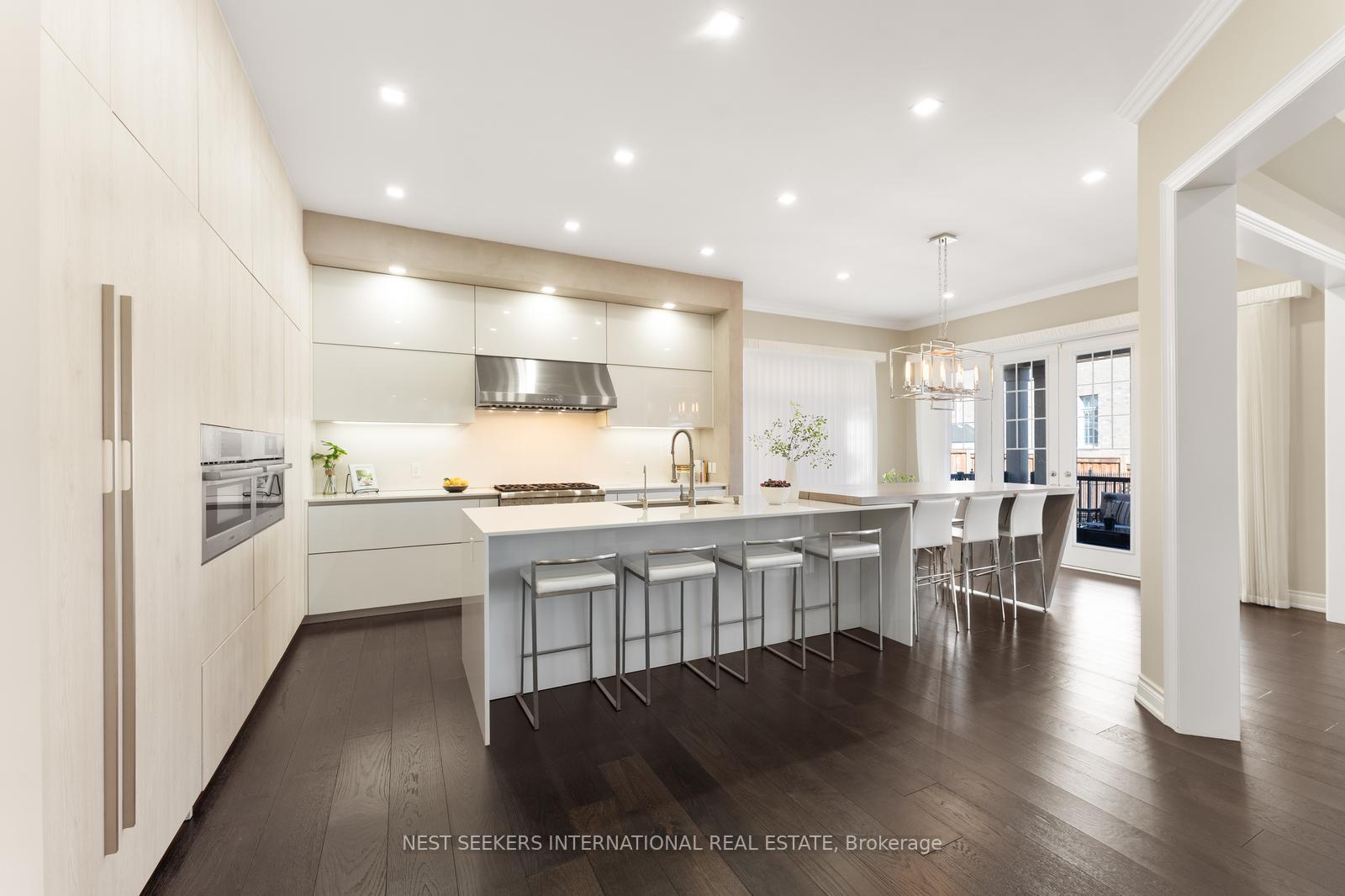 Photo 3 of 44 Mahaffy Court, King, Nobleton — HOMEH