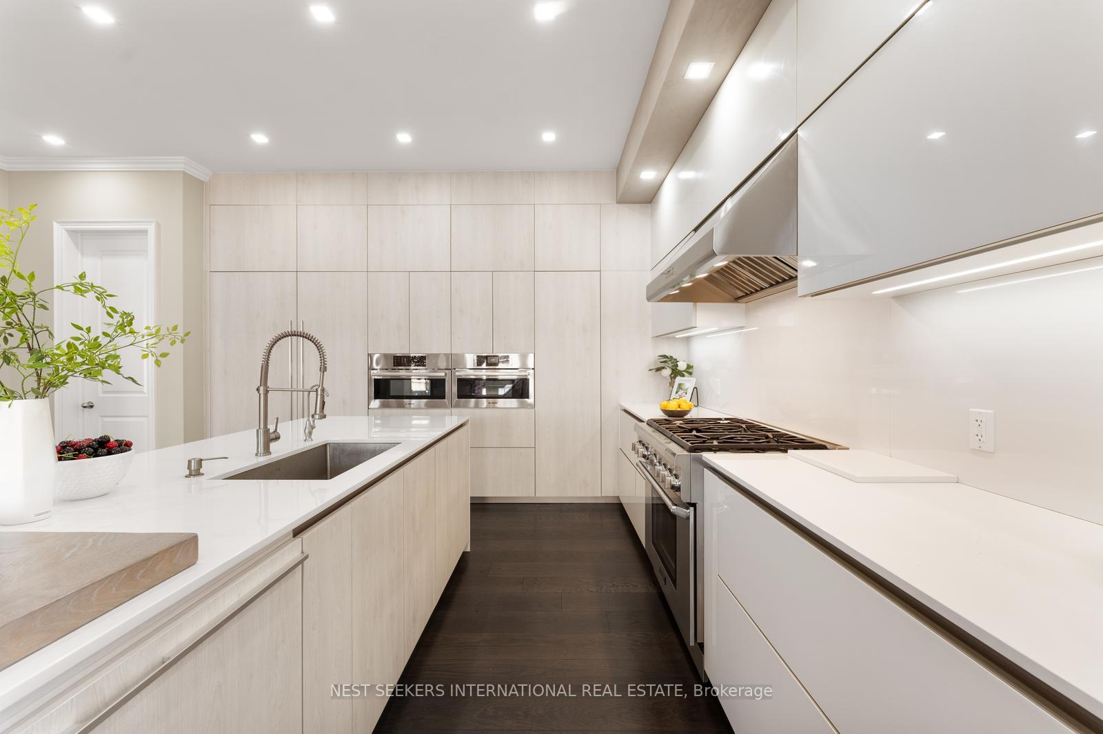 Photo 4 of 44 Mahaffy Court, King, Nobleton — HOMEH