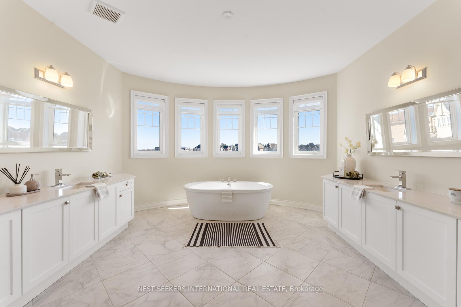 Photo 15 of 44 Mahaffy Court, King, Nobleton — HOMEH