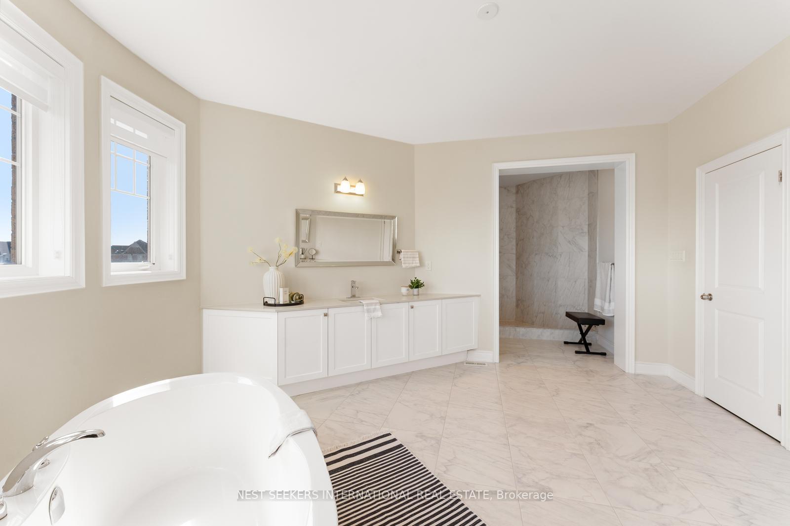 Photo 16 of 44 Mahaffy Court, King, Nobleton — HOMEH