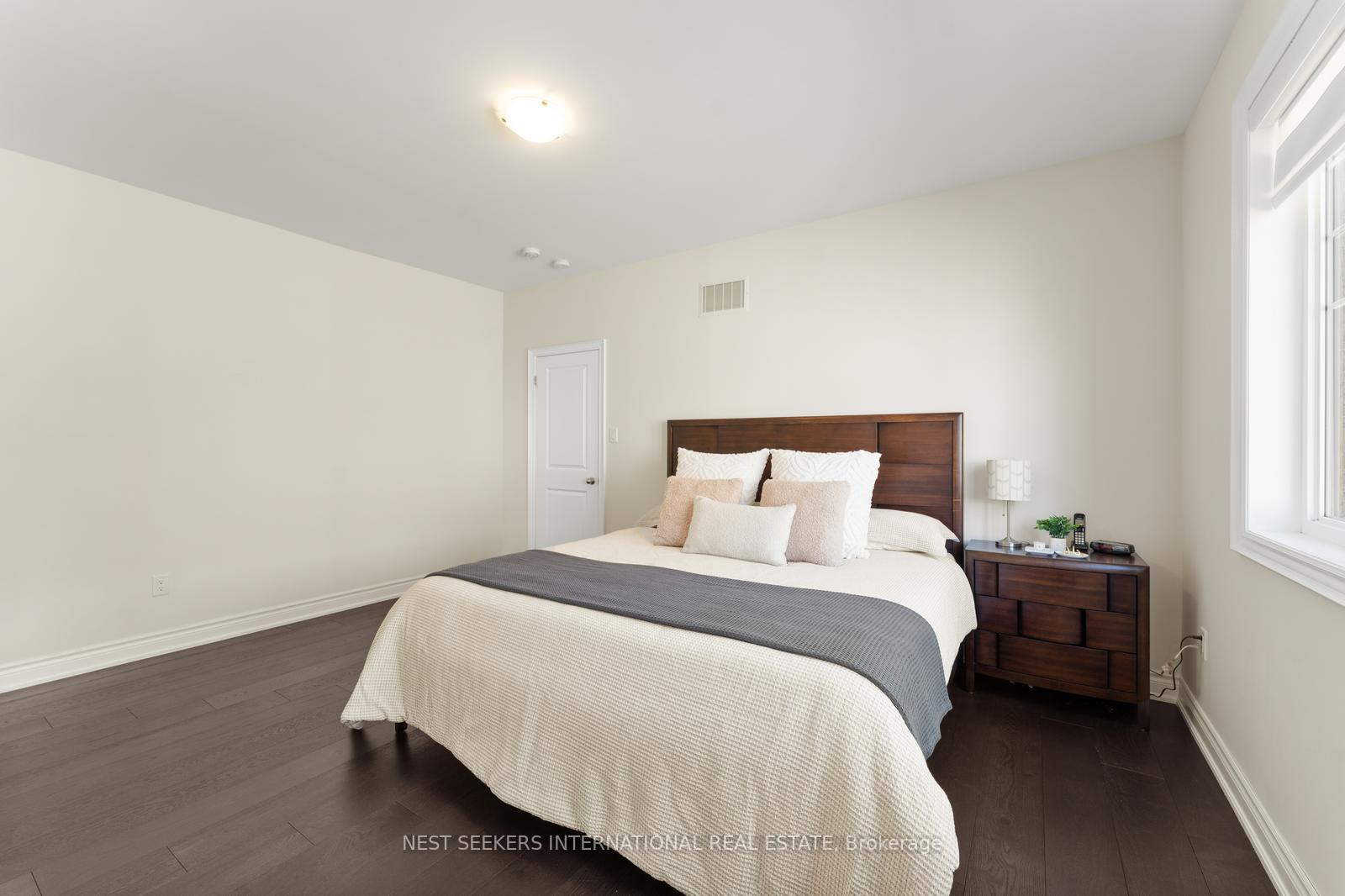 Photo 21 of 44 Mahaffy Court, King, Nobleton — HOMEH