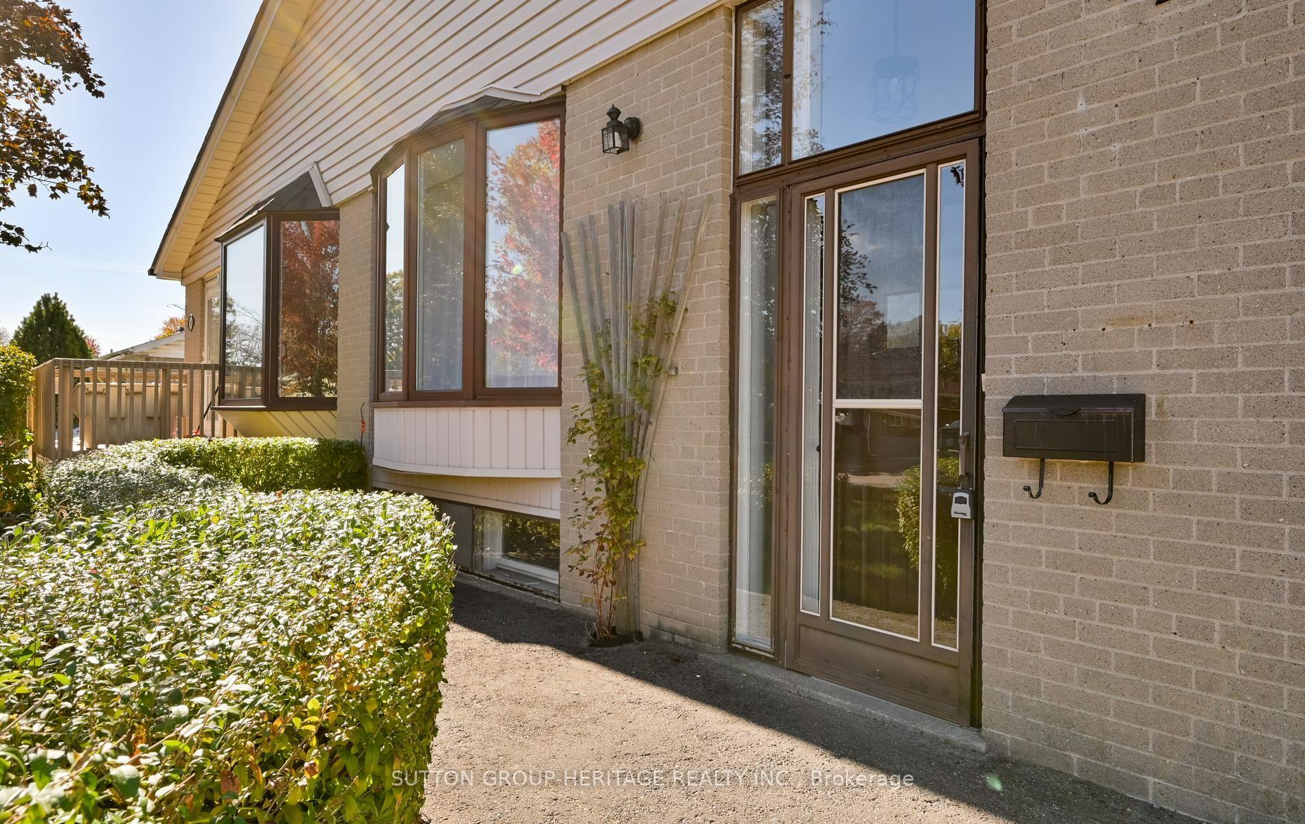 Photo 3 of 47 Burcher Road, Ajax, South East — HOMEH
