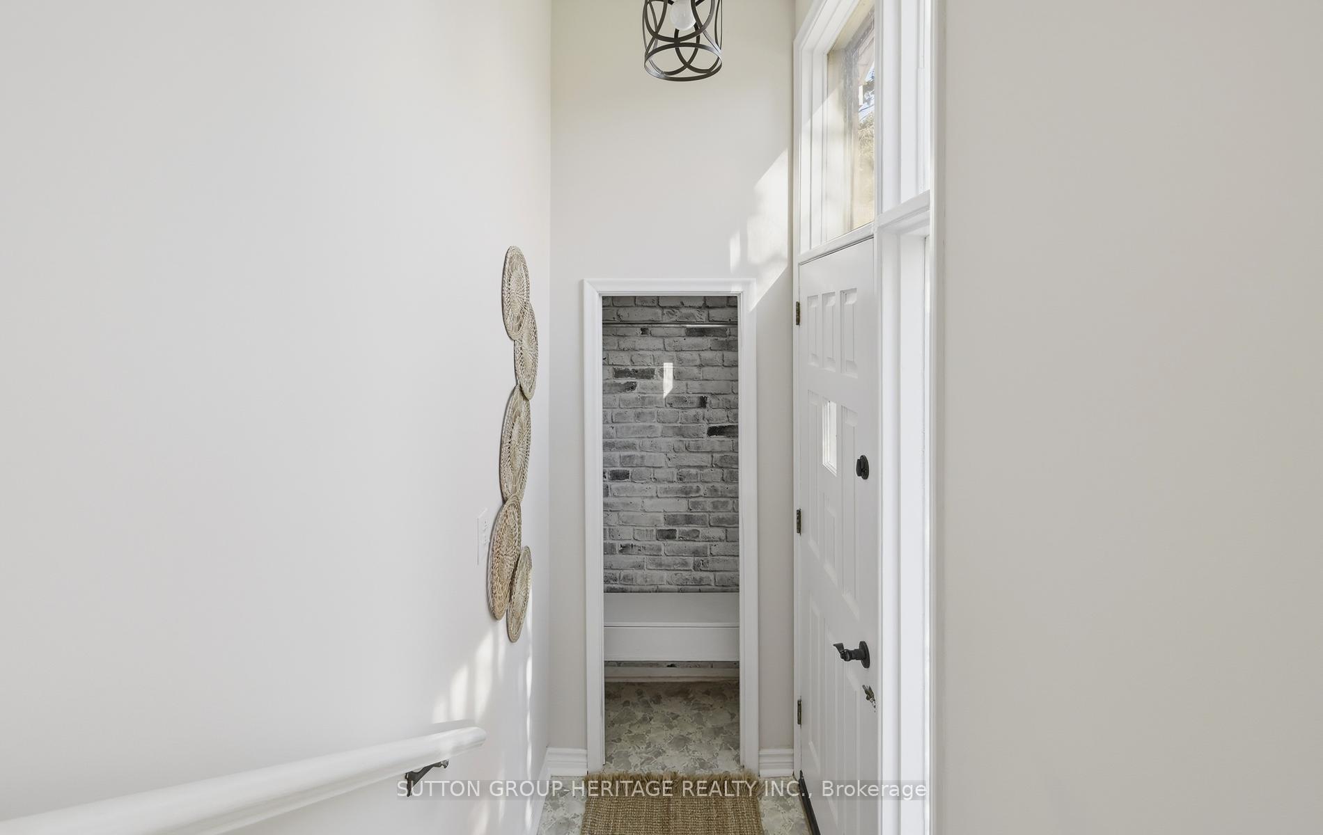 Photo 4 of 47 Burcher Road, Ajax, South East — HOMEH