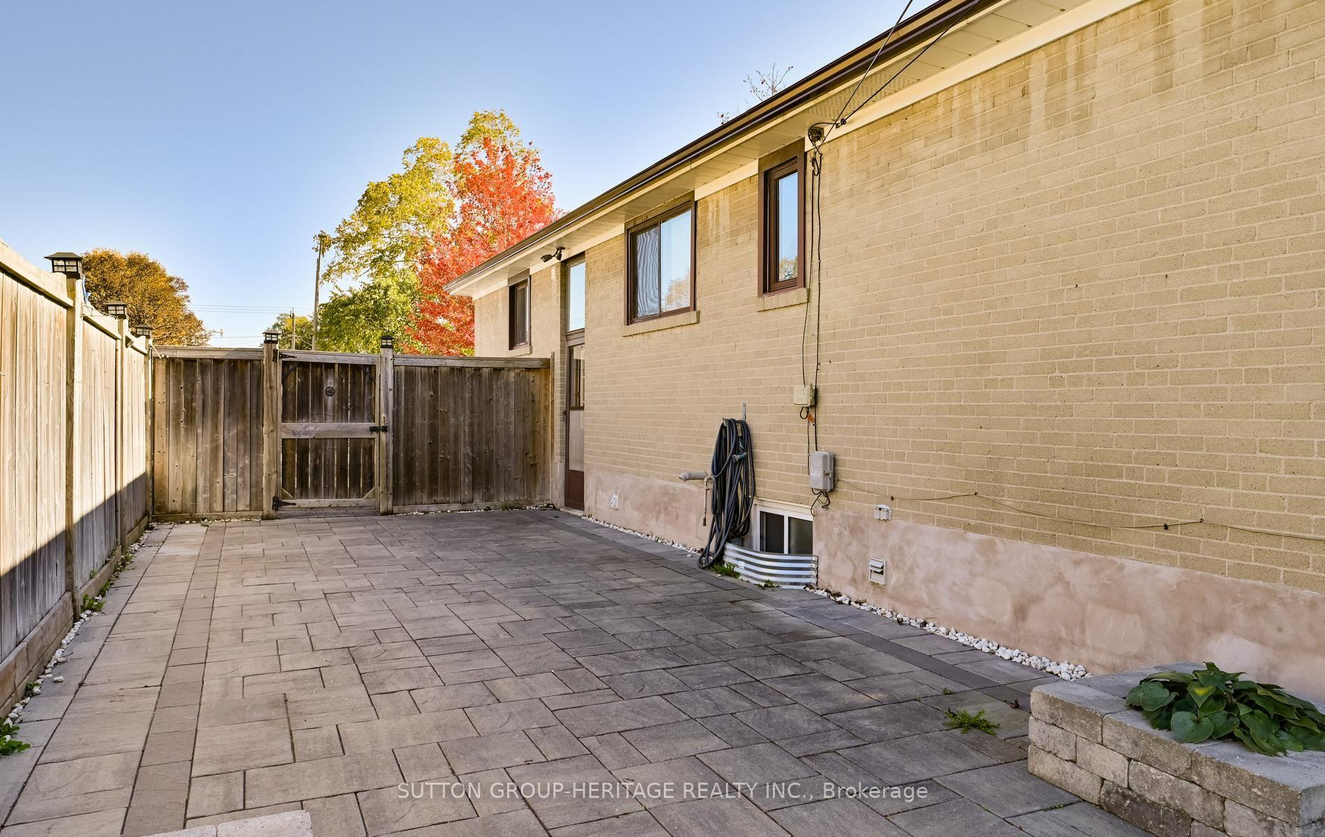 Photo 33 of 47 Burcher Road, Ajax, South East — HOMEH