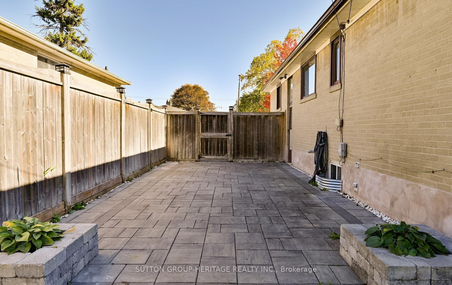 Photo 34 of 47 Burcher Road, Ajax, South East — HOMEH