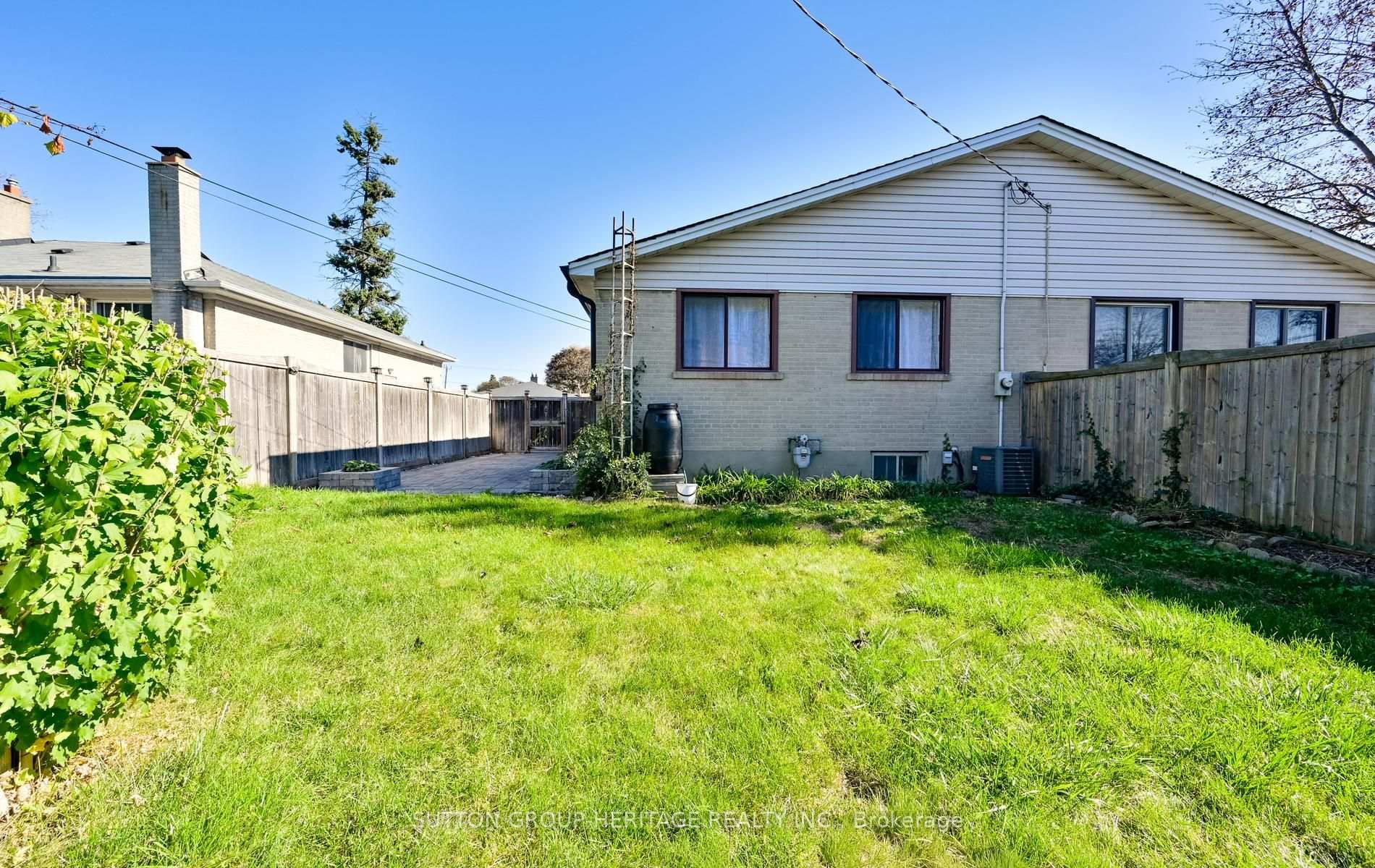 Photo 38 of 47 Burcher Road, Ajax, South East — HOMEH