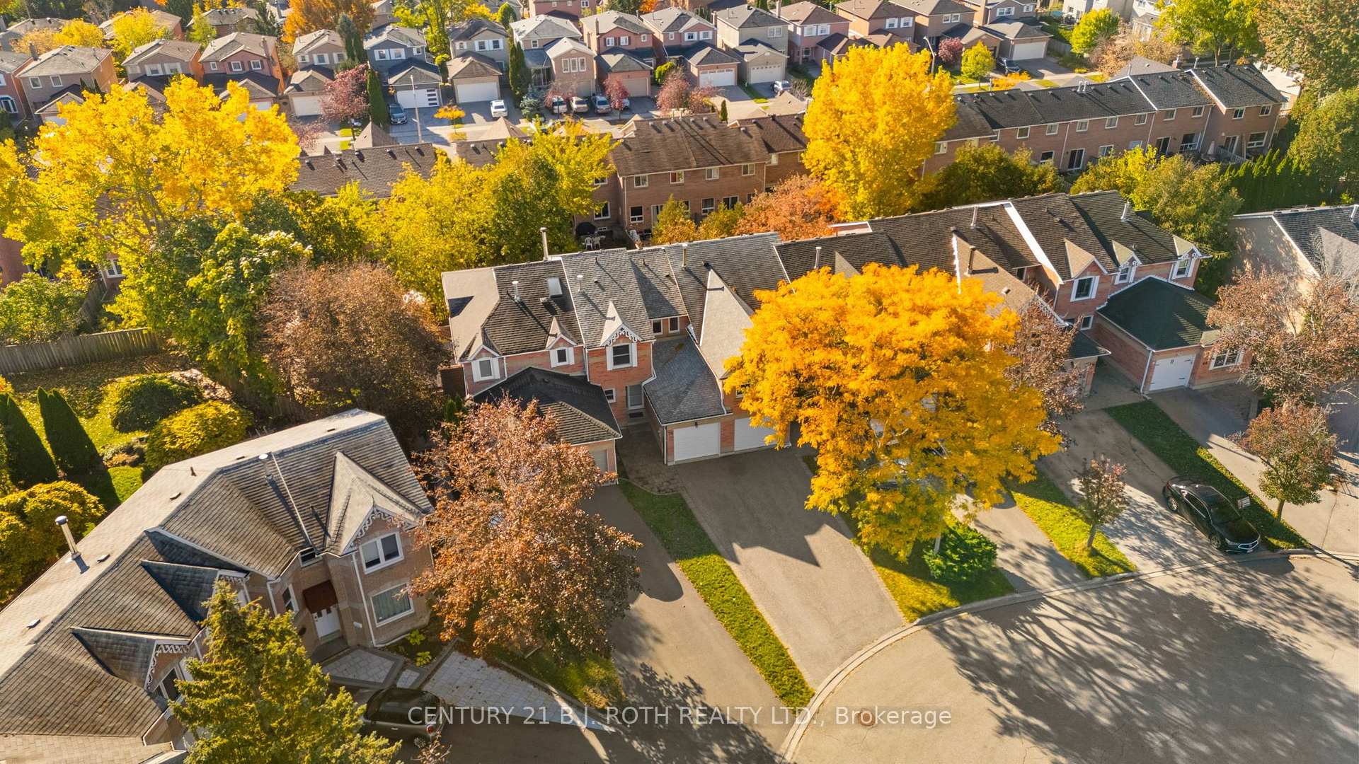 Photo 4 of 74 Ritva Court E, Richmond Hill, North Richvale — HOMEH