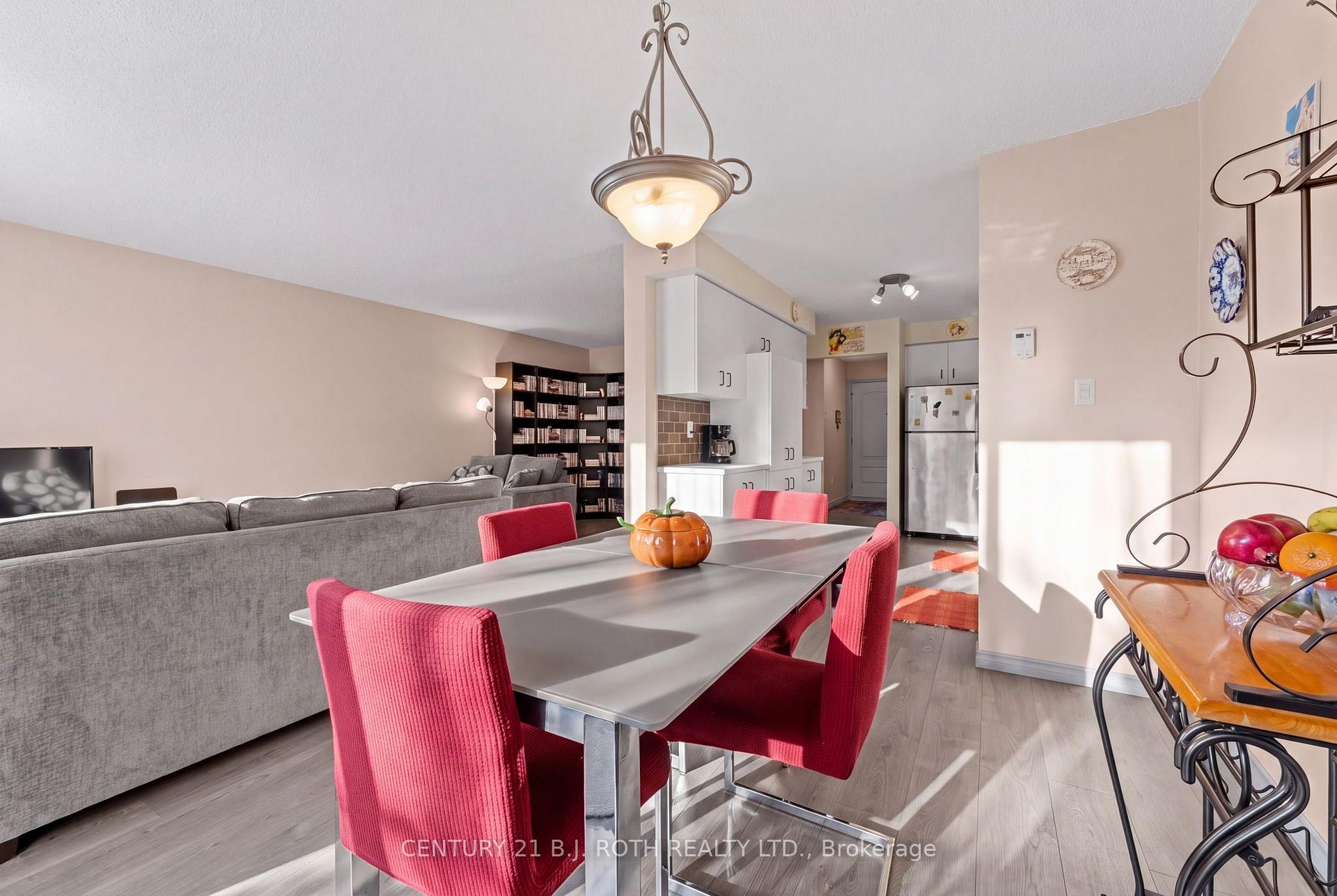 Photo 11 of 74 Ritva Court E, Richmond Hill, North Richvale — HOMEH